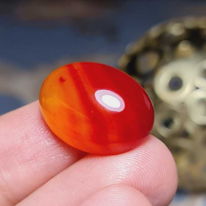 نگین فوق العاده زیبای عقیق آبنباتی بسیار خوش رنگ و خوش طرح اصل معدنی
کد  24198
