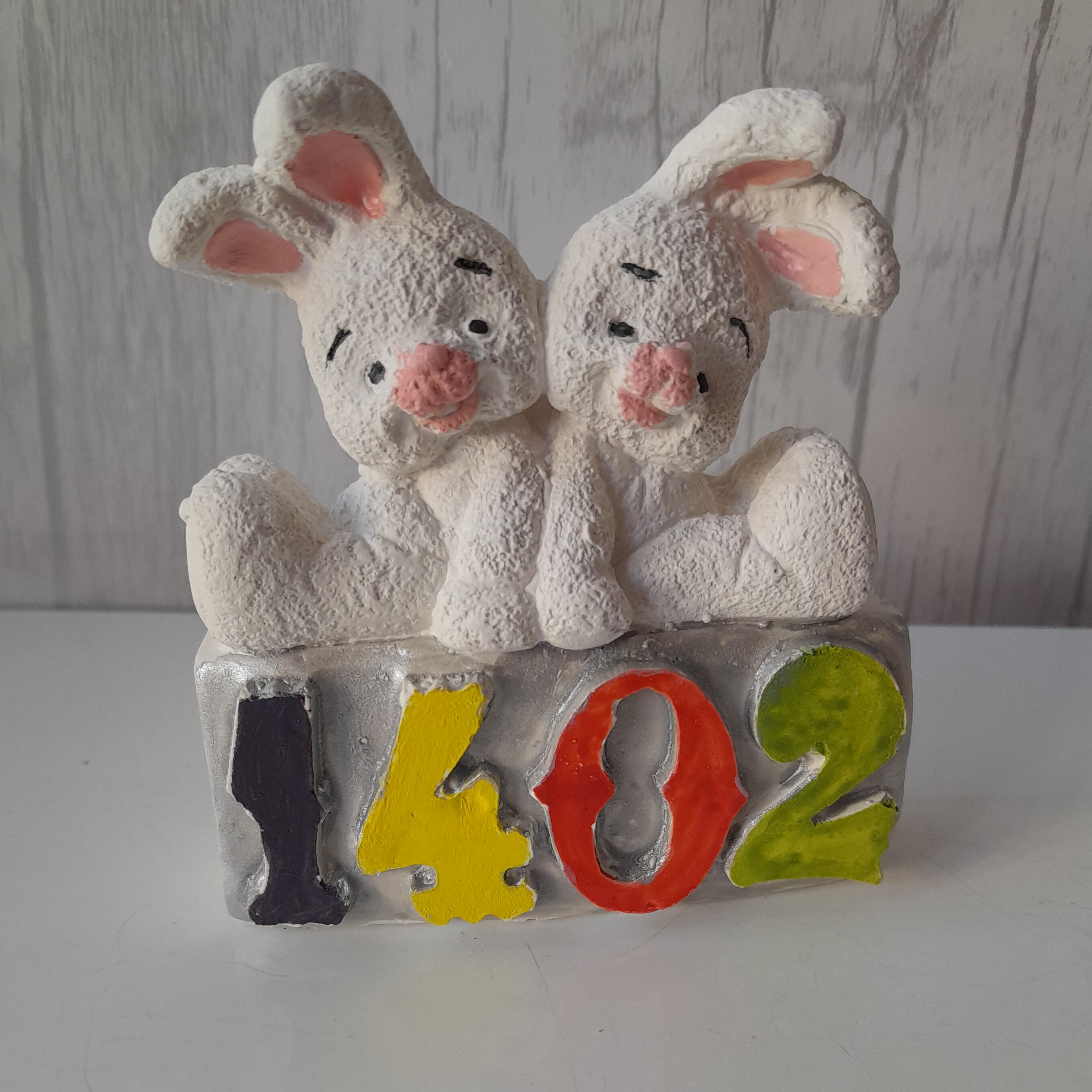 نمادسال جدید خرگوش  بتنی  هفت سین و شمع