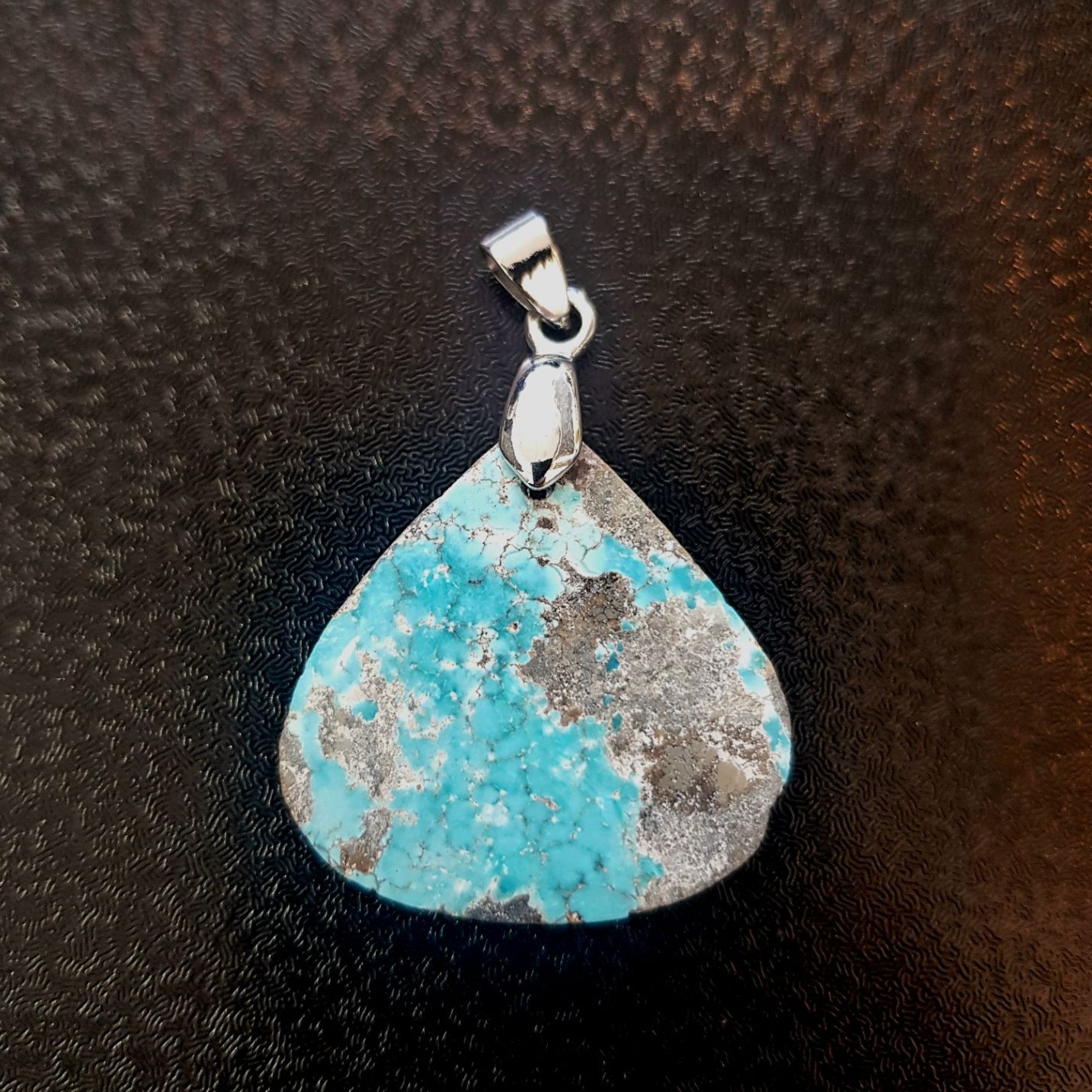 سنگ فیروزه نیشابوری کلکسیونی