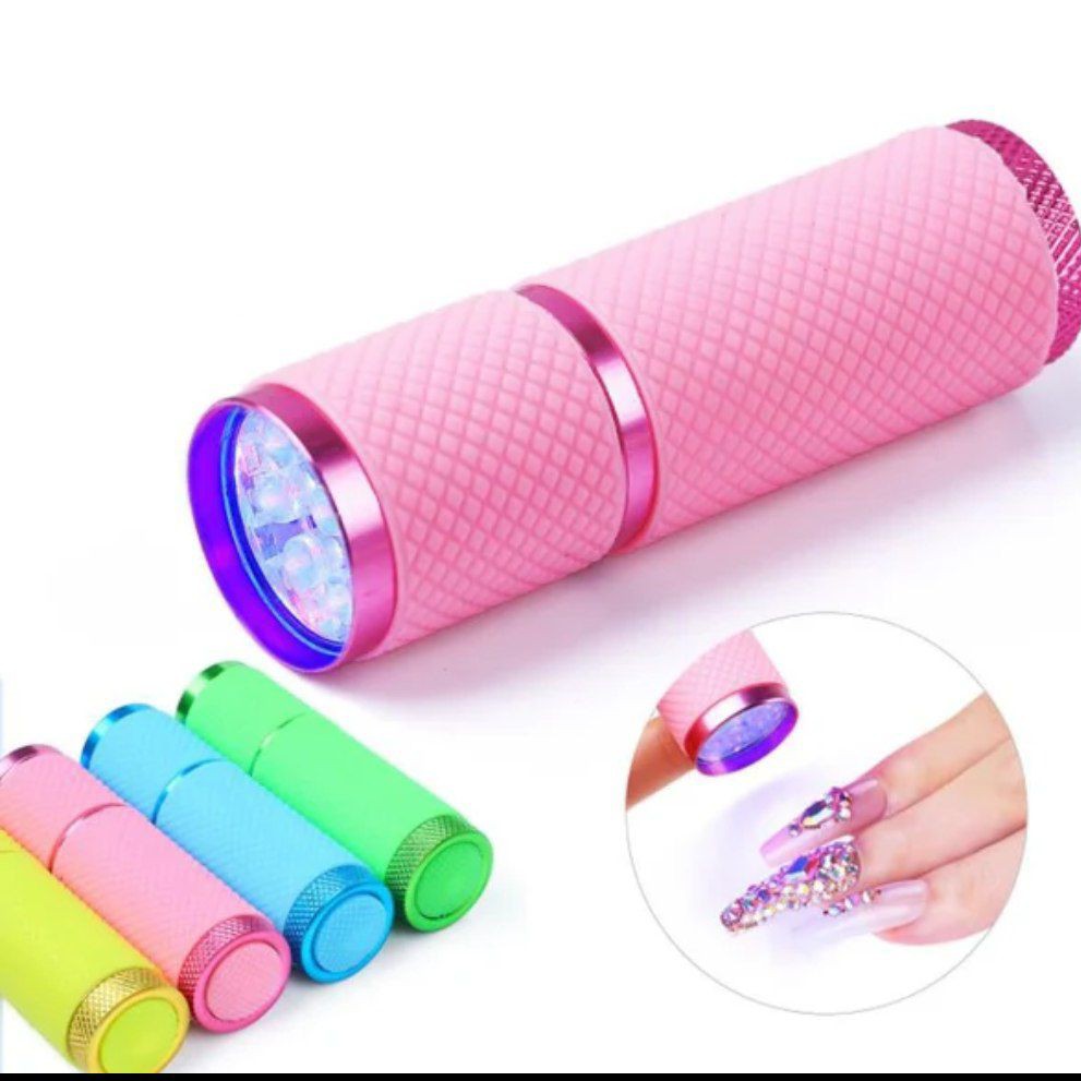 لوازم کاشت ناخن
یووی ledچراغ قوه ای با led21 (اورجینال)