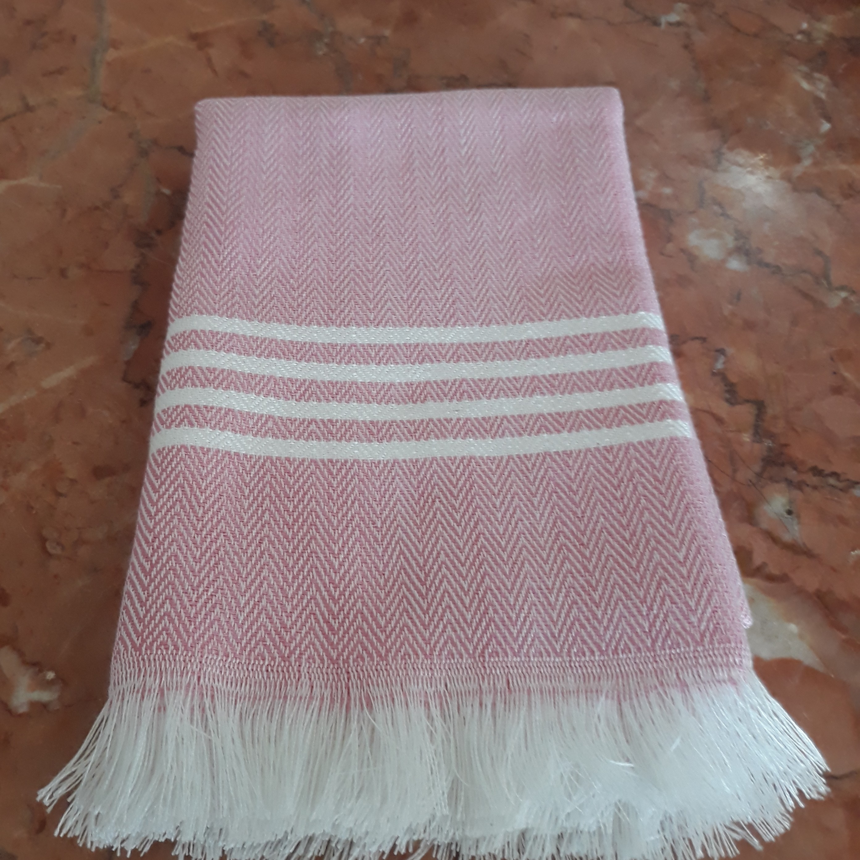 حوله صورتی دست وصورت اندازه عرض 50وطول 80