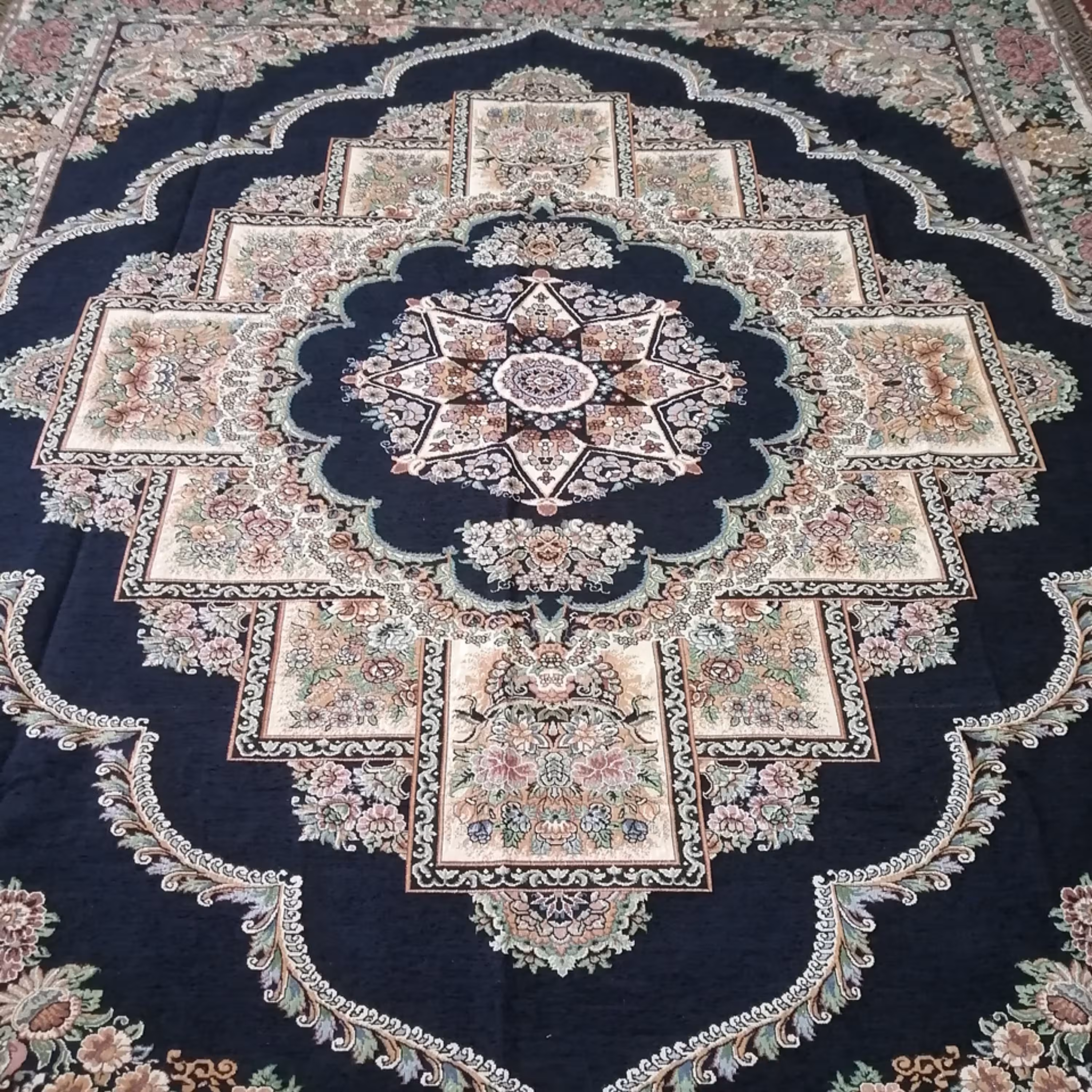 روفرشی مخمل زرکدار 6متری رنگ سرمه ای طرح حوض نقره مدل ستاره ای