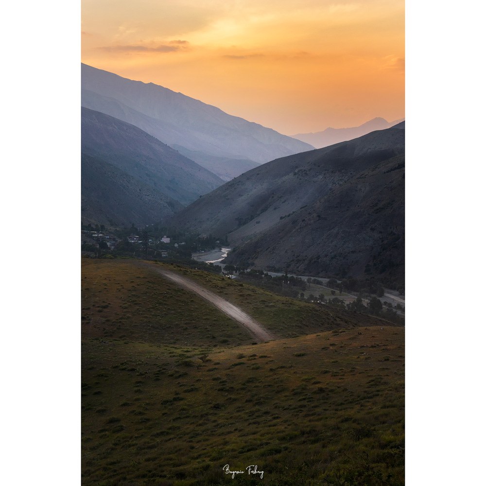 تابلو شاسی کد benpics-0145 (ابعاد 40x60 - شاسی 8 میل-کاغذ سیلک-اصالت تصویر)