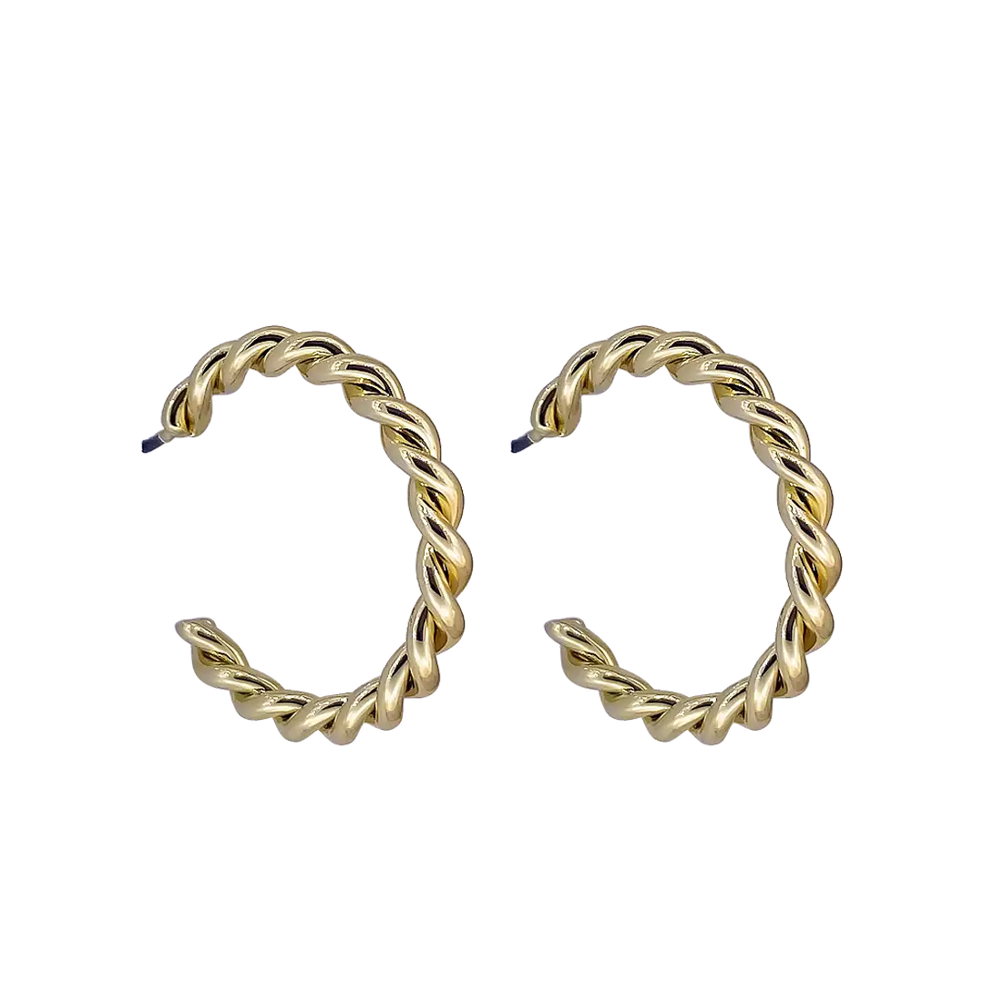 گوشواره میخی نیم‌حلقه طنابی طلایی