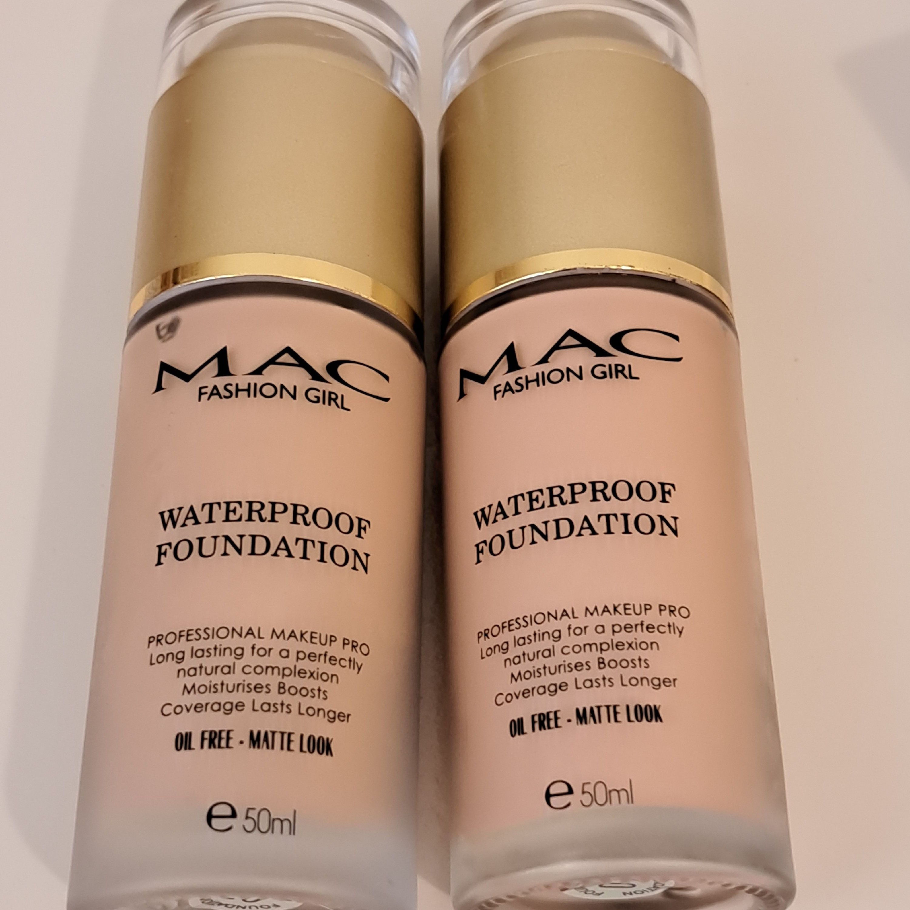 کرم پودر  مک اصل در 2 طیف رنگی 