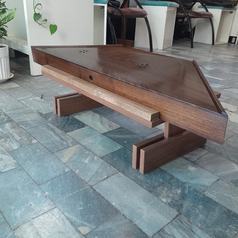 میز سنتور طرح نشسته ارتفاق 20 سانتی متر گردویی | choobsub