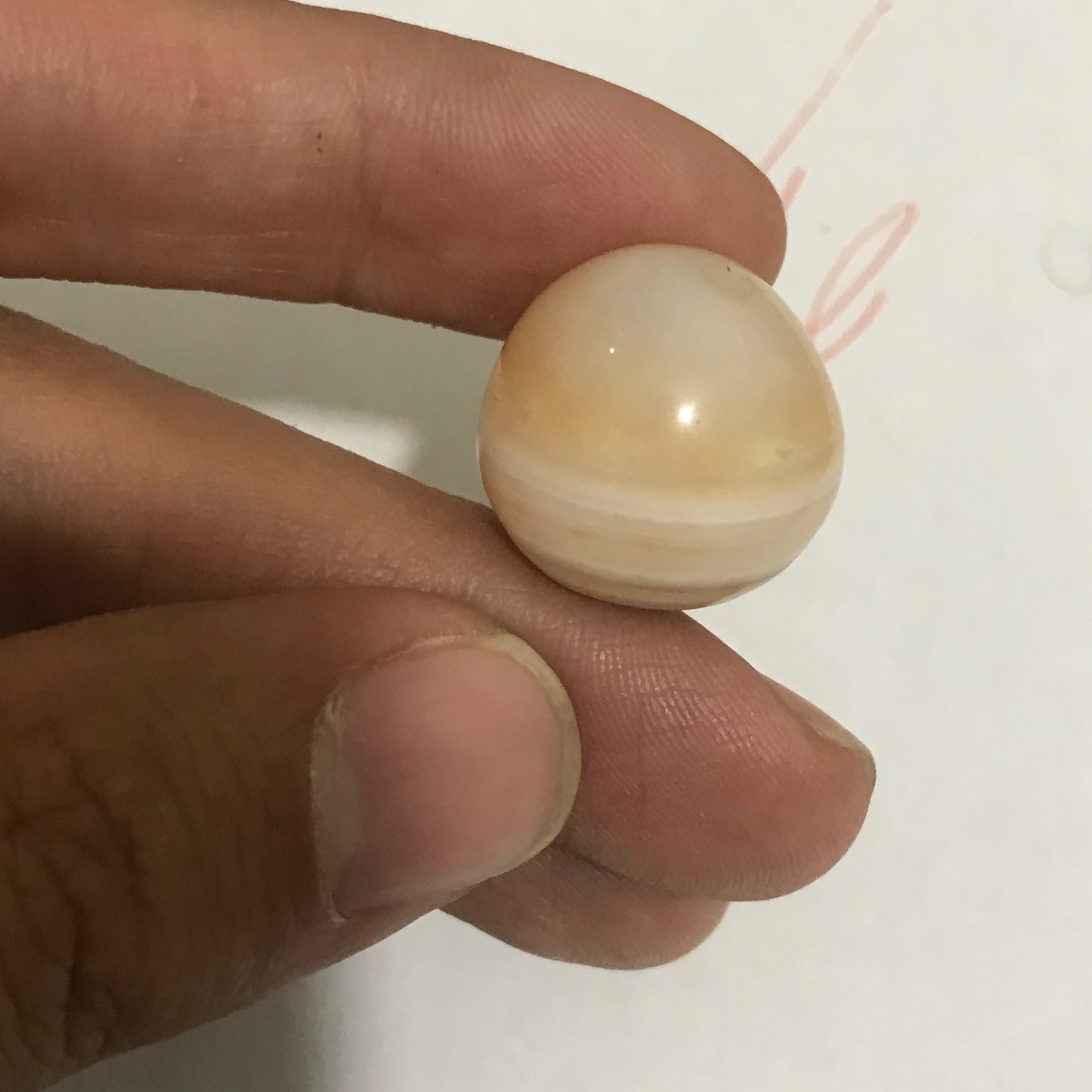 مهره ی عقیق سلیمانی سفید رنگ کهنه و آنتیک