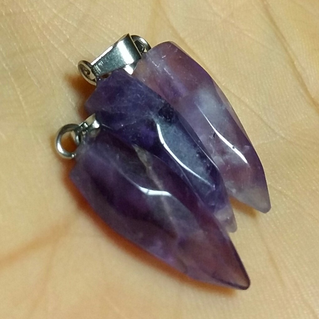 آویز یا گردنبند یا پلاک سنگ آمیتیست آمتیس آماتیس تراش فشنگی بسیار خاص و زیبا 