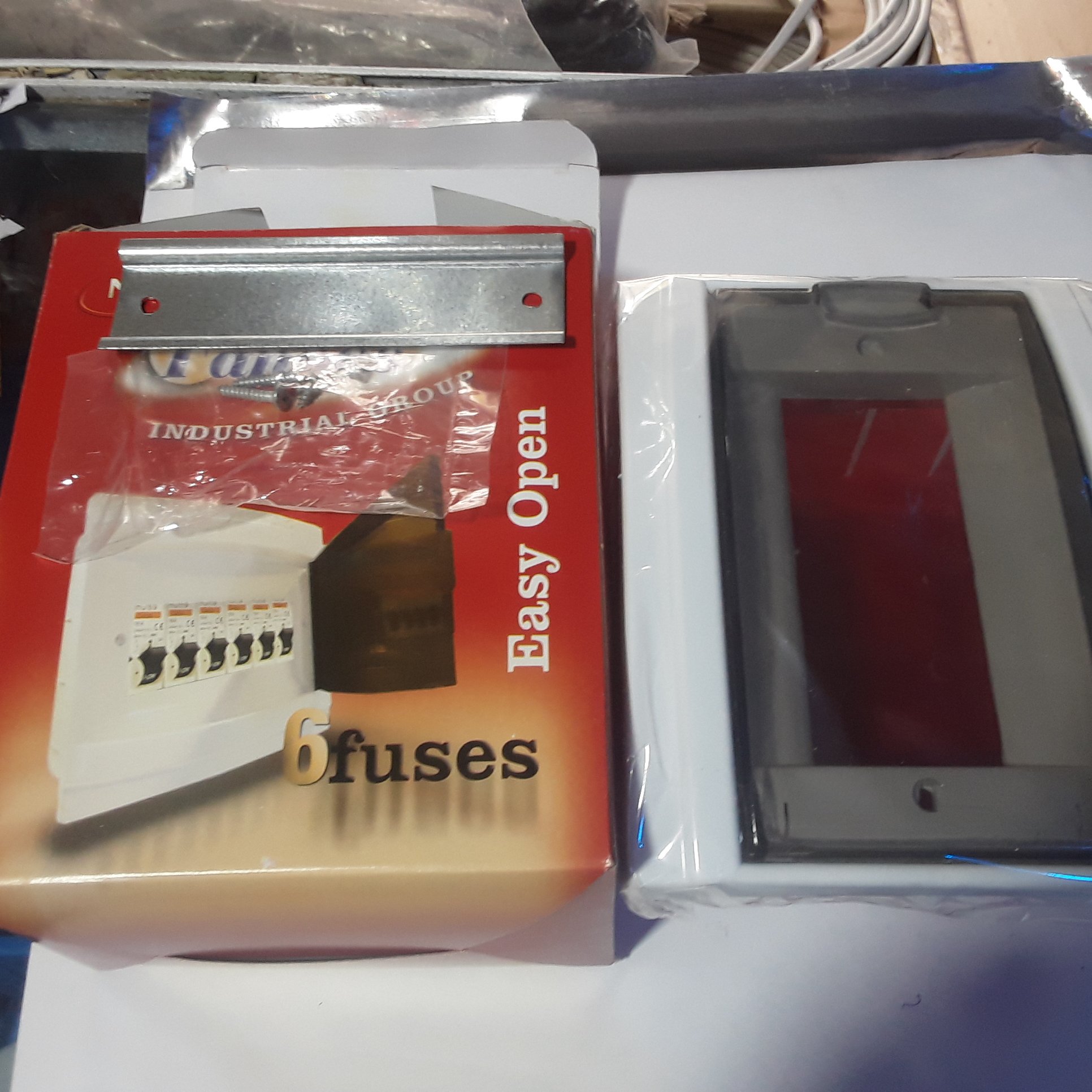 جعبه فیوز 6 فیوزه هزینه ارسال پست پسکرایه 