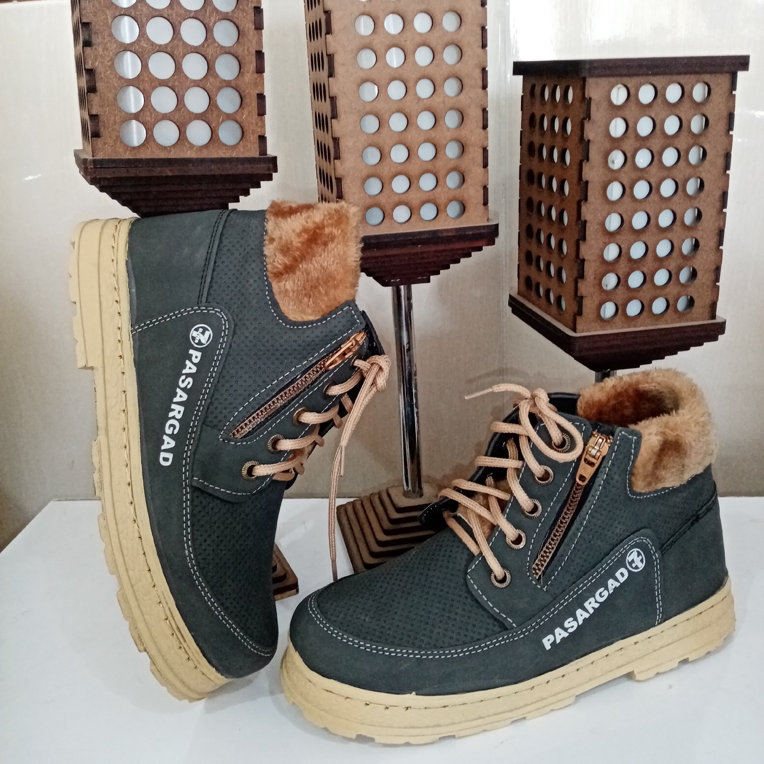 کفش تو خز  نیم بوت بچه گانه. دودی.سایز 25 تا 35