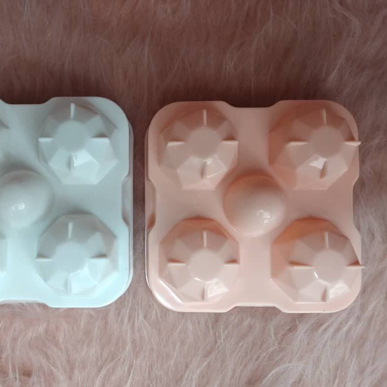 قالب یخ الماس در رنگبندی زیبا