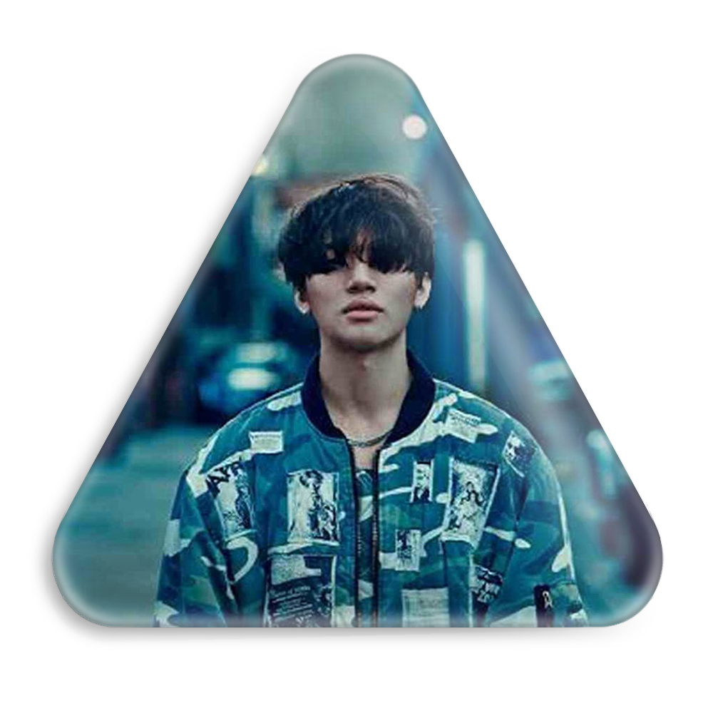 پیکسل خندالو مدل ته سونگ گروه بیگ بنگ طرح مثلثی کد 12575