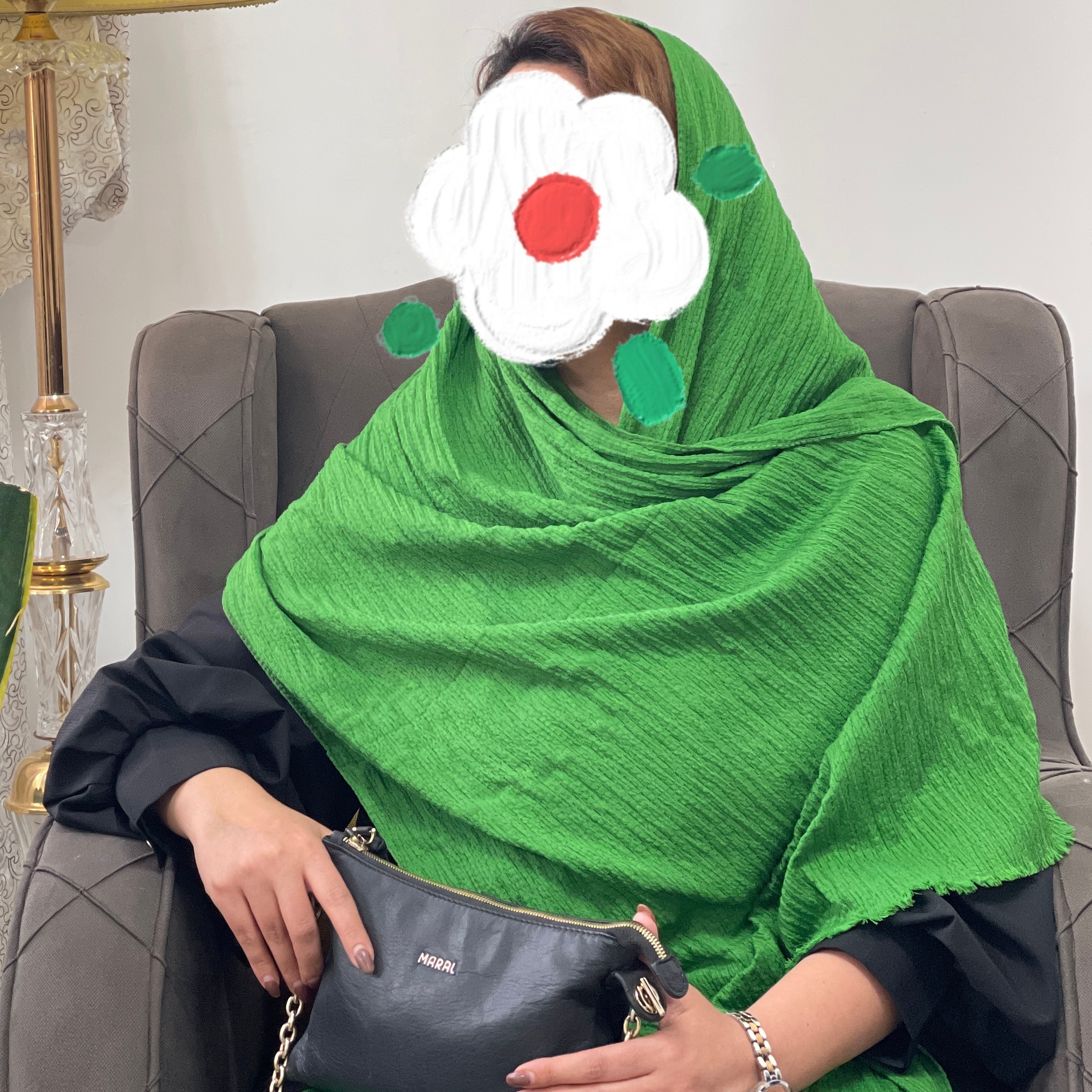 شال پفکی نخی بسیار باکیفیت اصلا لیز نیست چروک نمیشه