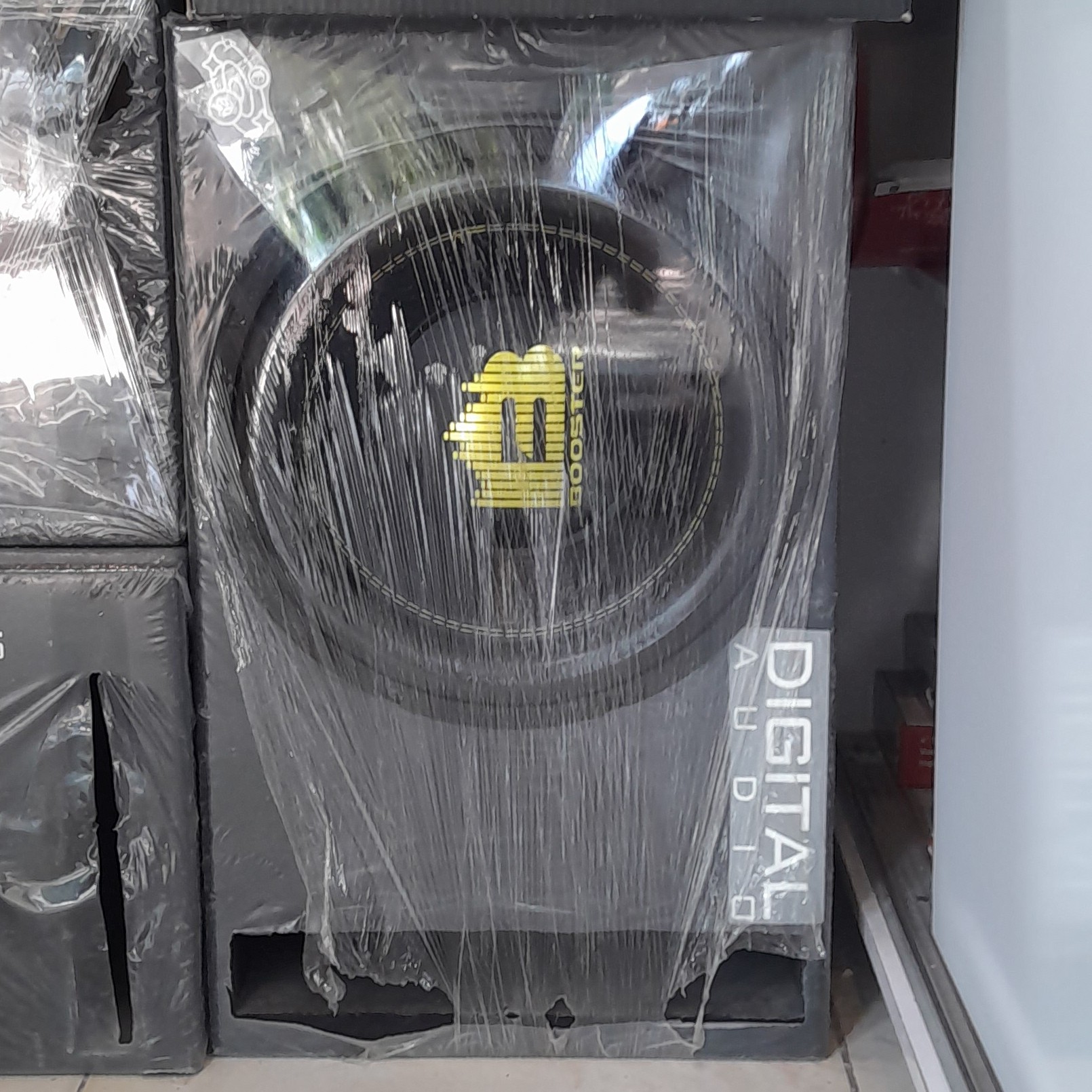 ساب ووفر کمیاب بوستر  سری محبوب و کمیاب ایکس مکس سایز15  900RMS ایکس وان واقعی  آکبند مدل BW15X1D4  XMAXبدون باکس