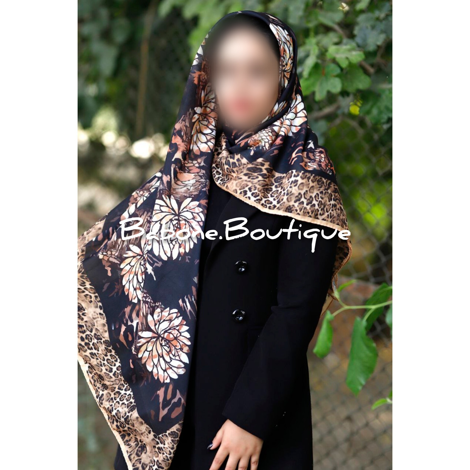 روسری نخی قواره 140 زمینه مشکی با حاشیه پلنگی و گل های کرم قهوه ای