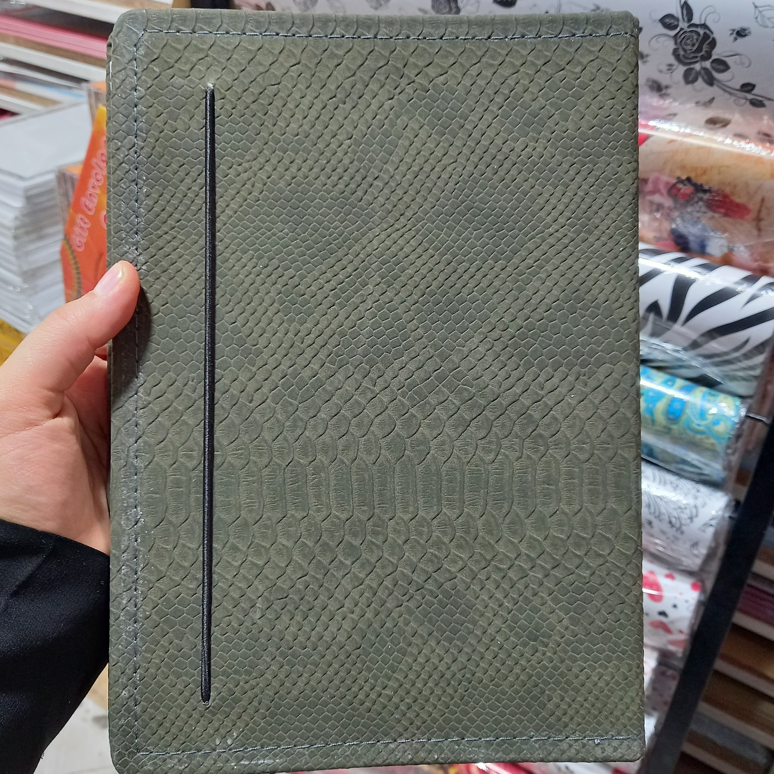 کلاسور  چرمی حلقه فلز