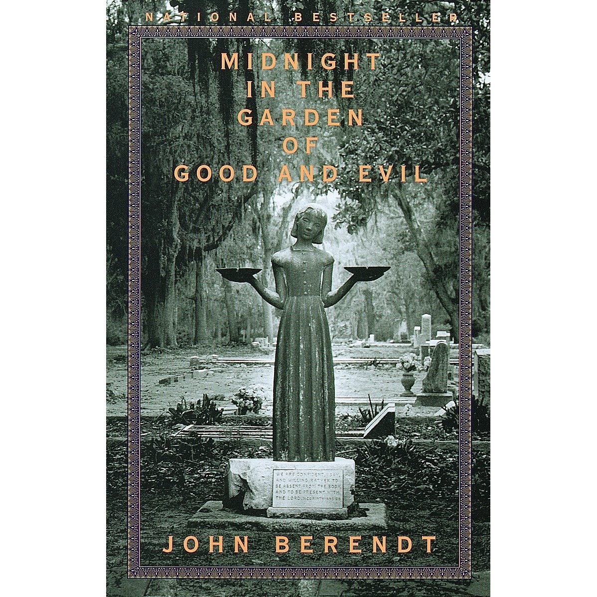 کتاب Midnight in the Garden of Good and Evil اثر John Berendt انتشارات تازه ها