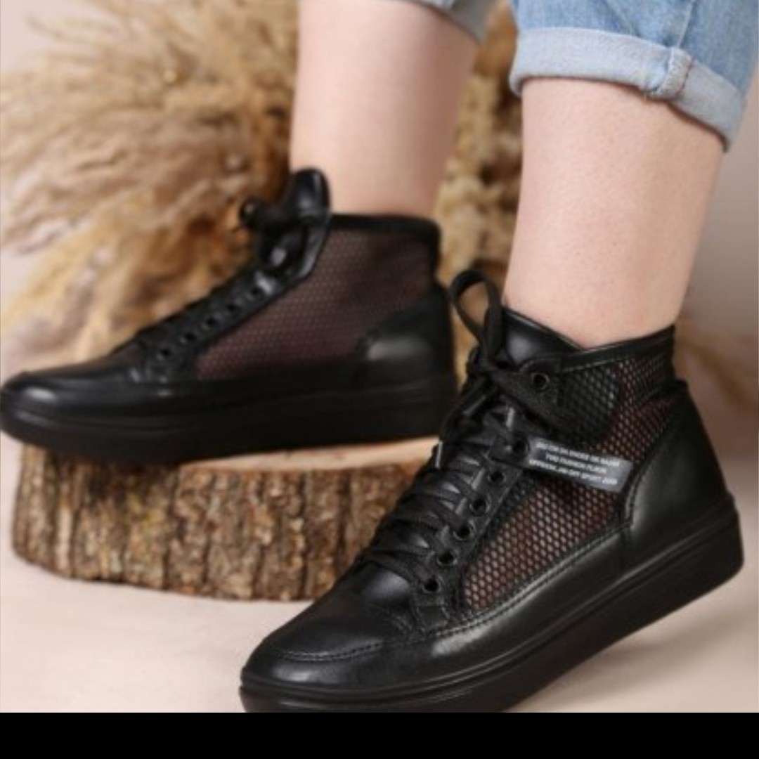 کفش و ونس بغل تور