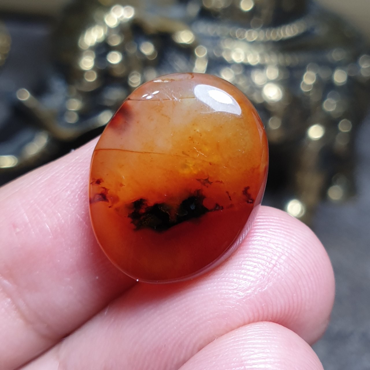  نگین فوق العاده زیبای سنگ عقیق خاص خراسانی خوش رنگ اصل معدنی
کد 24536
