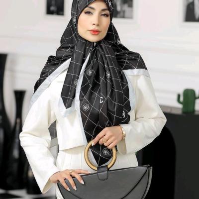روسری مجلسی ابریشم توییل قواره 130 کد 1015