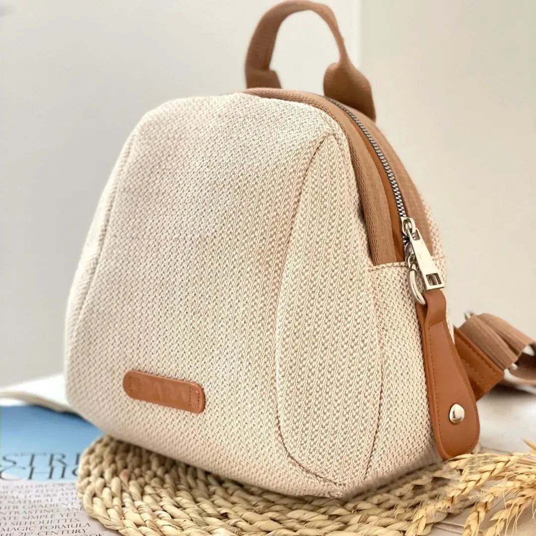 مینی کوله 2 کاره 
دستی و کوله 
جنس کنفی و متریال درجه 1
ابعاد  25 24پر فروش 