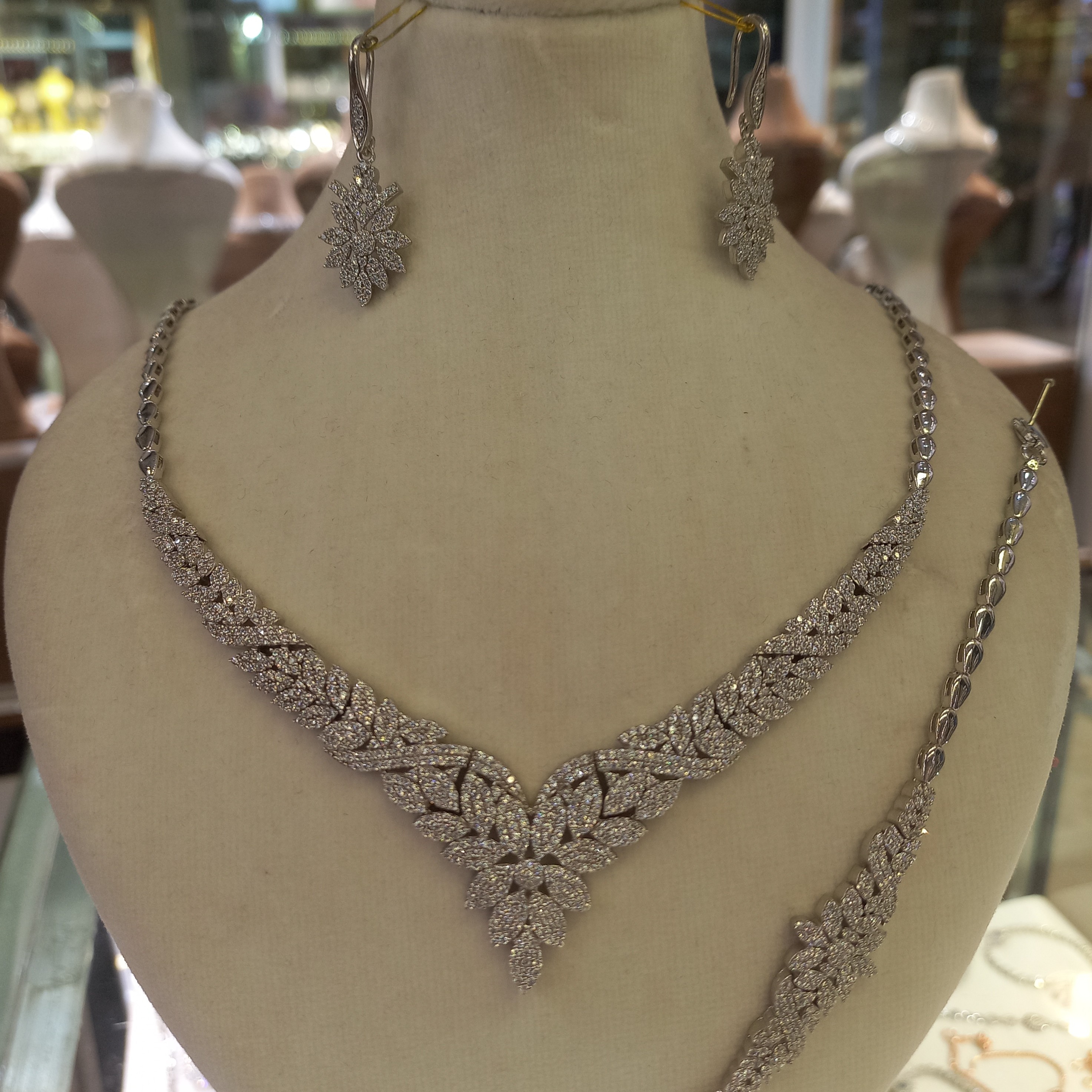 سرویس نقره 925 روکش طلا سفید طرح جواهر