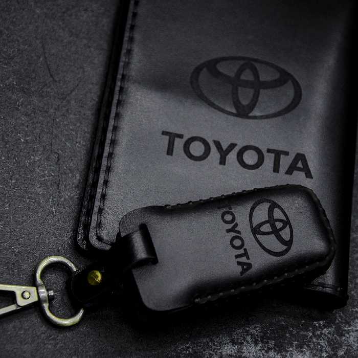 ست هدیه چرمینه اسپرت طرح تویوتا کد 55027-FOUR