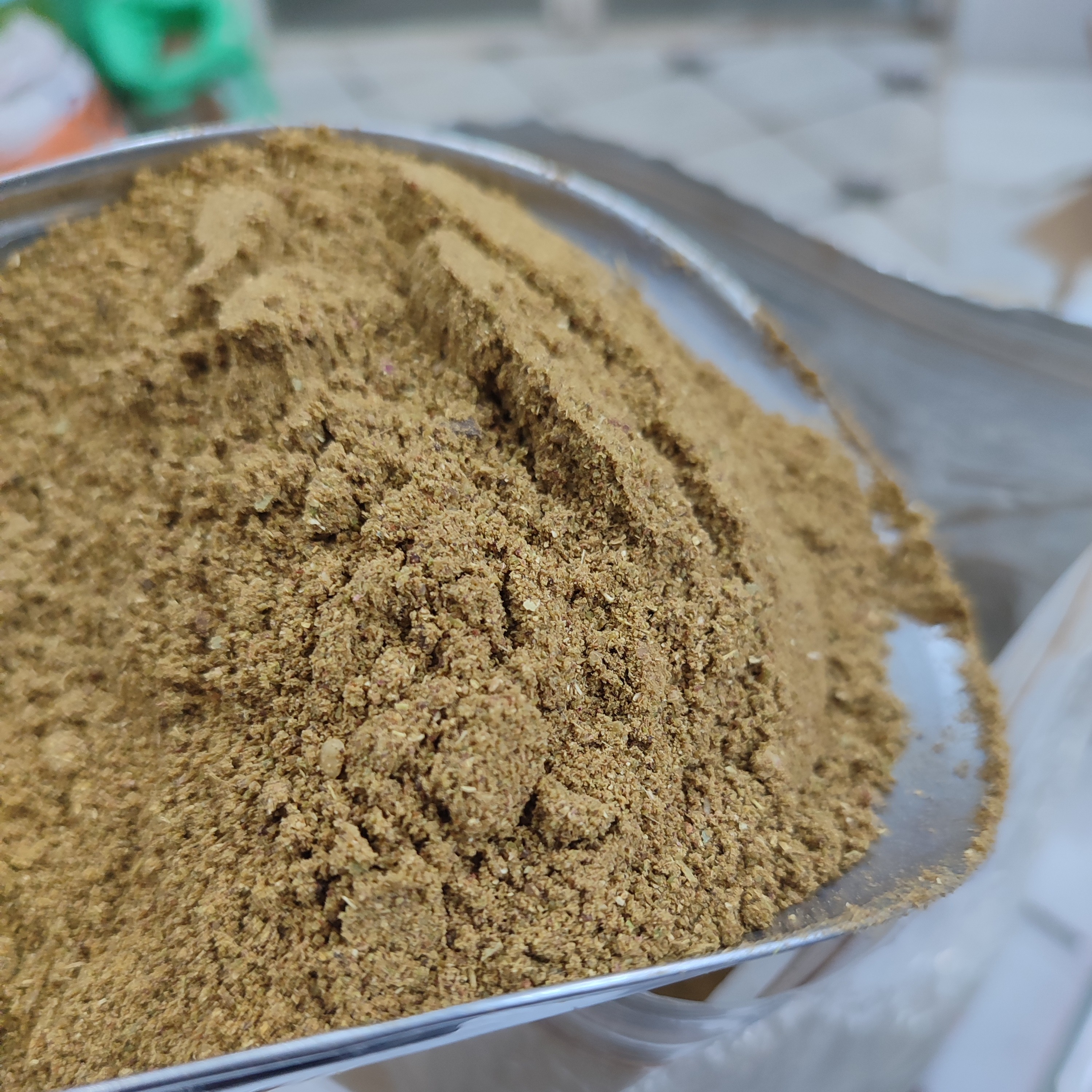 ادویه جنوبی همه کاره 12 قلم خوش عطر و خوش طعم با تندی خیلی ملایم