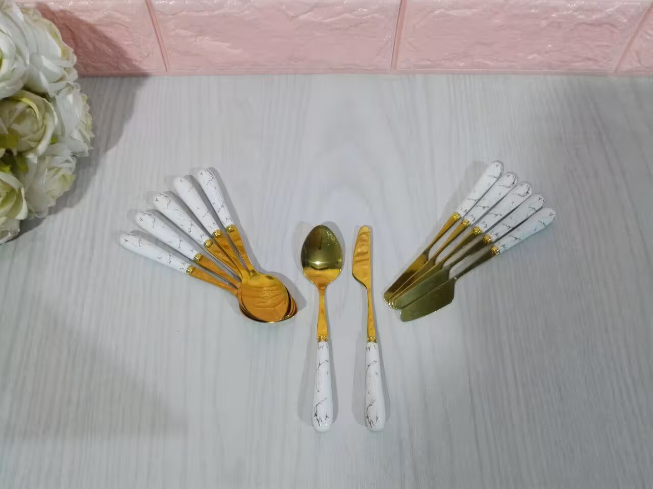 کاردکره خوری و قاشق مرباخوری دسته سرامیک طلایی ماربل