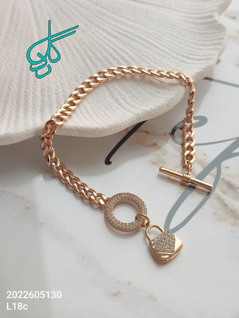 خرید دستبند کارتیر مارک ژوپینگ قفل طرح تی همراه با آویز قفل رنگ ثابت کیفیت عالی کد 1216866 - ردگل