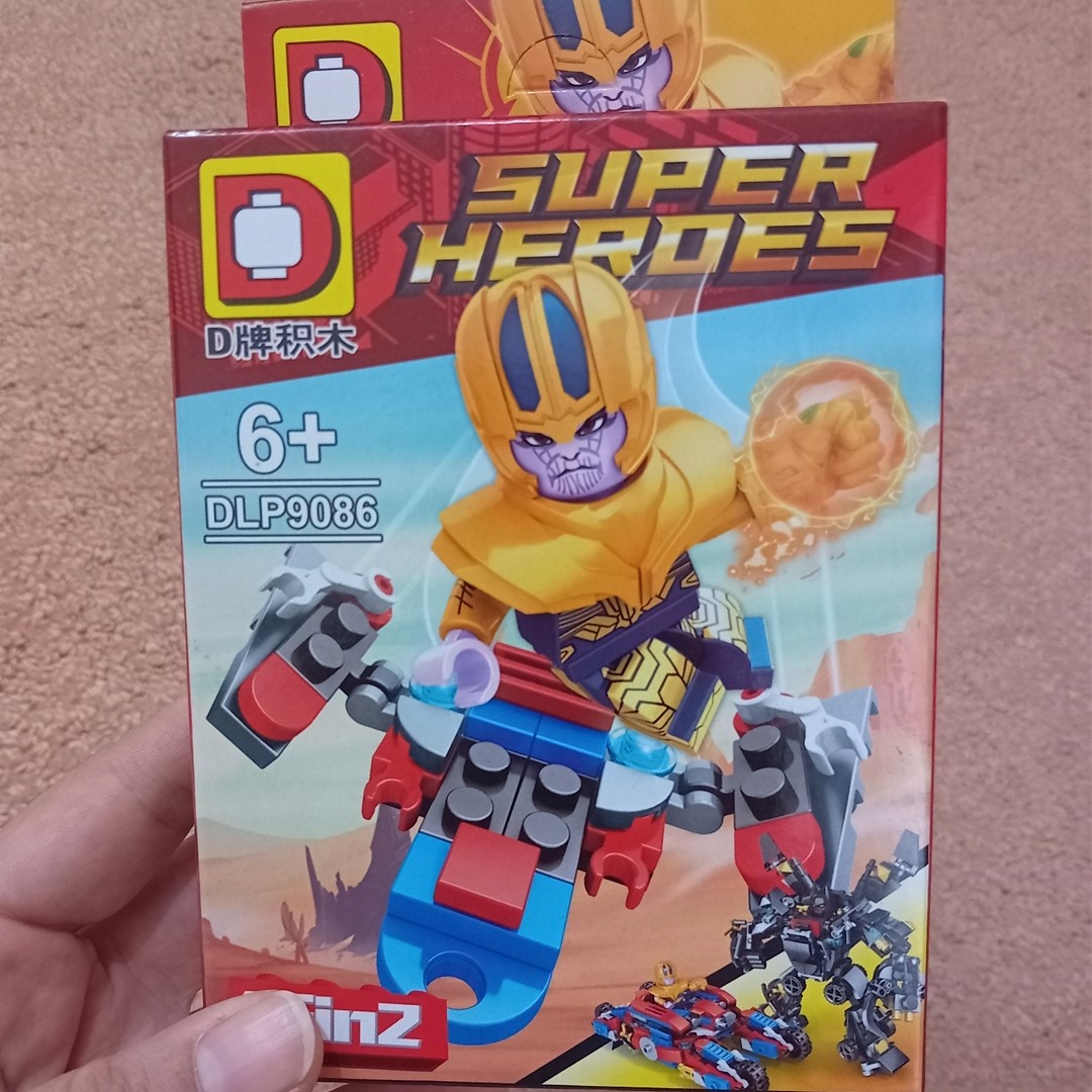 لگو مینی تانوس با دستکش ابدیت
