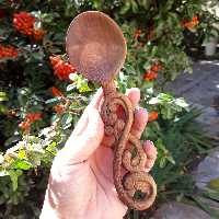 قاشق چوبی منبت کاری شده