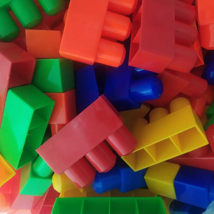 لگو (فروش عمده) 5 کیلو لگو خانه سازی بازی فکری 180 قطعه سایز درشت و بزرگ اقتصادی کیلویی(آجر بازی) باکیفیت عالی و ضخیم