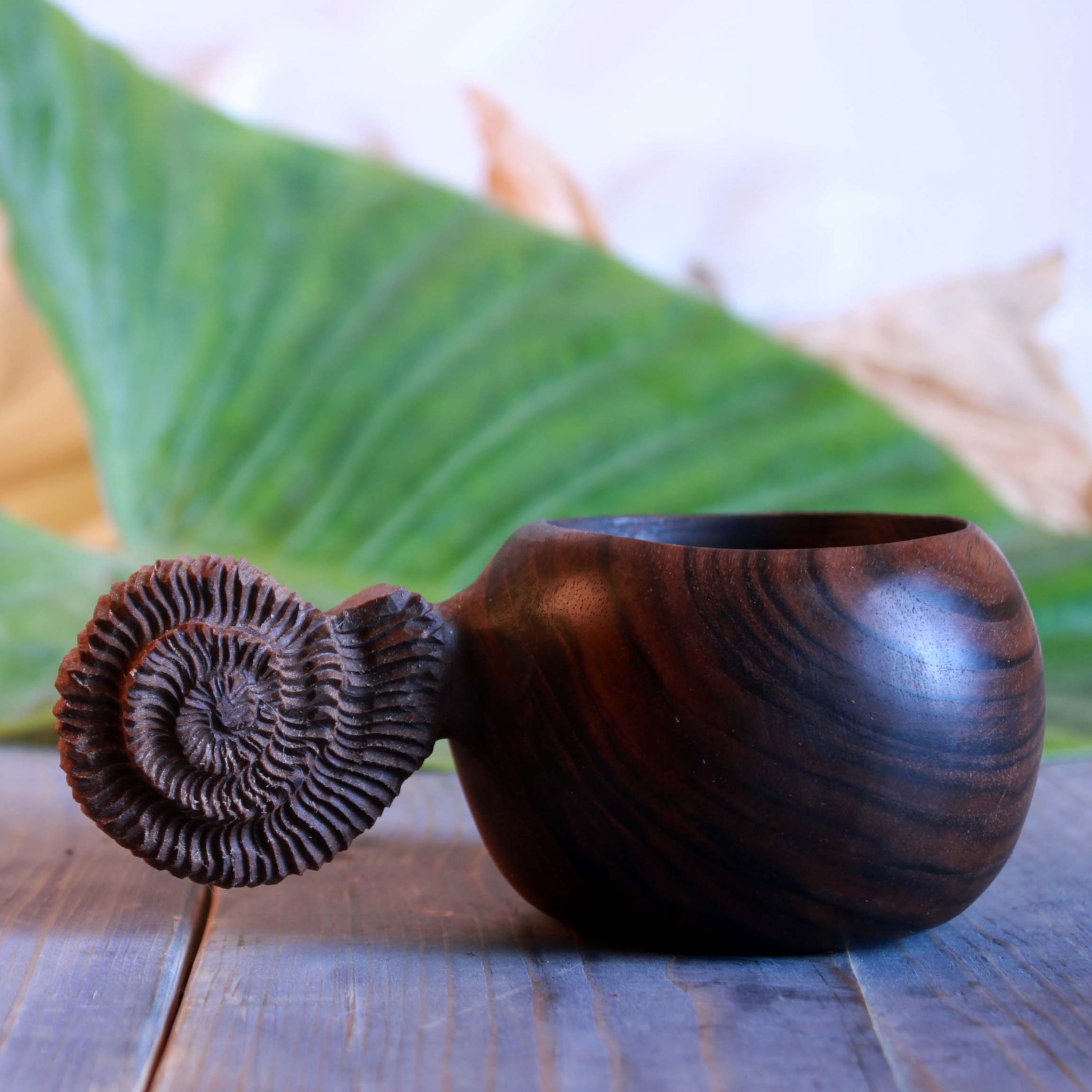 کوکسا  دست ساز چوبی  طرح فسیل آمونیت . ماگ چوبی . لیوان چوبی.ماگ