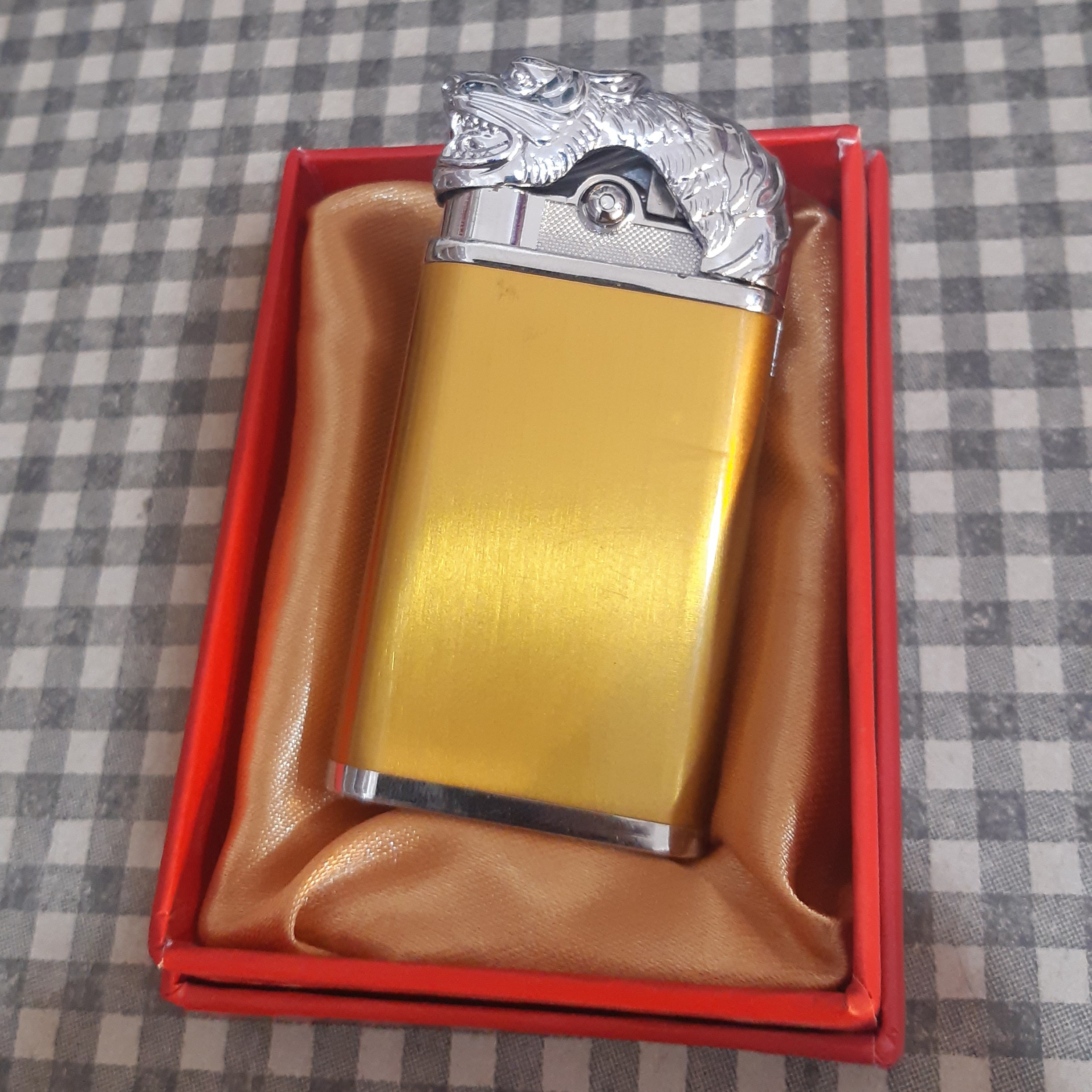 فندک طرح دار