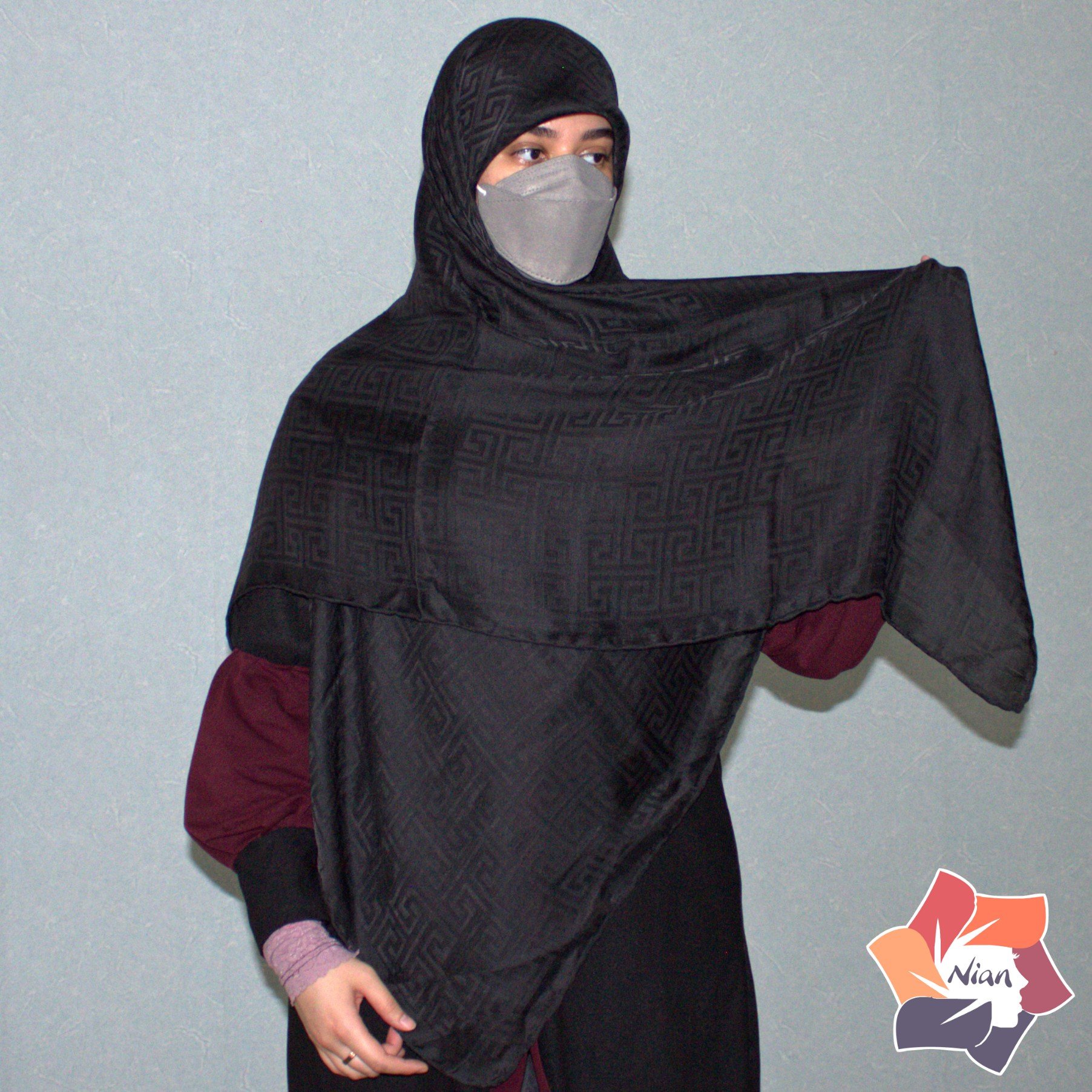 روسری مشکی نخ ژاکارد