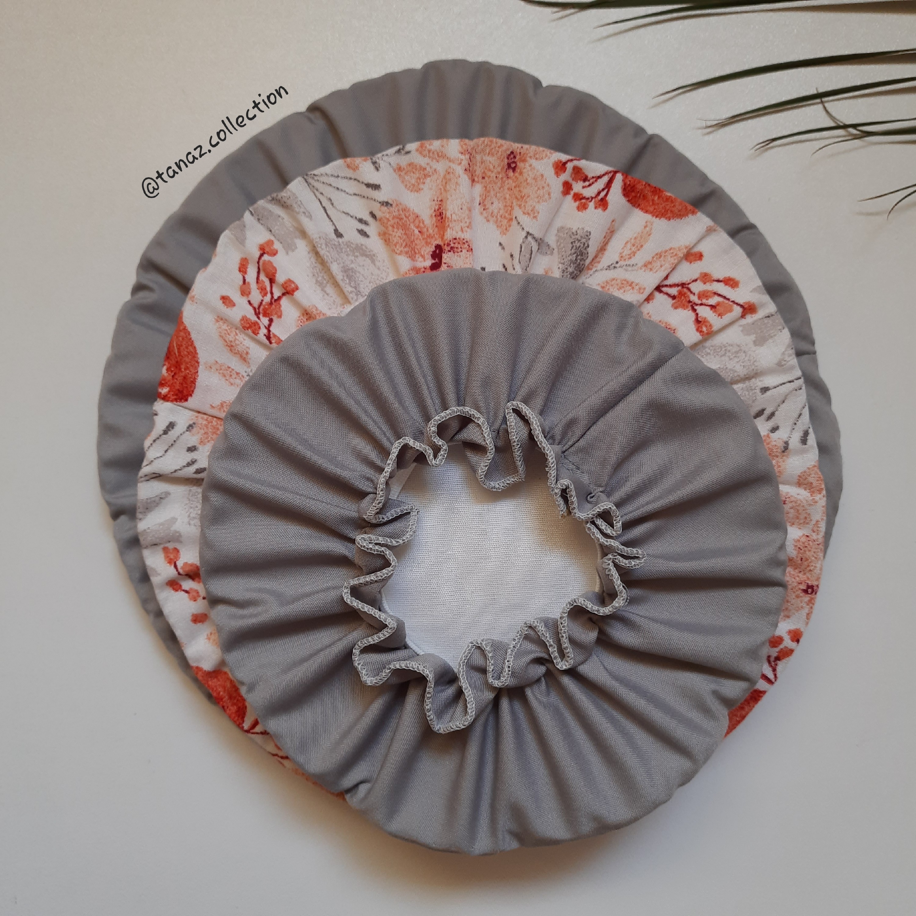 ست دمکنی ساده و گلدار سه تیکه طوسی نارنجی کش دوزی لایه داخلی ابر ضخیم