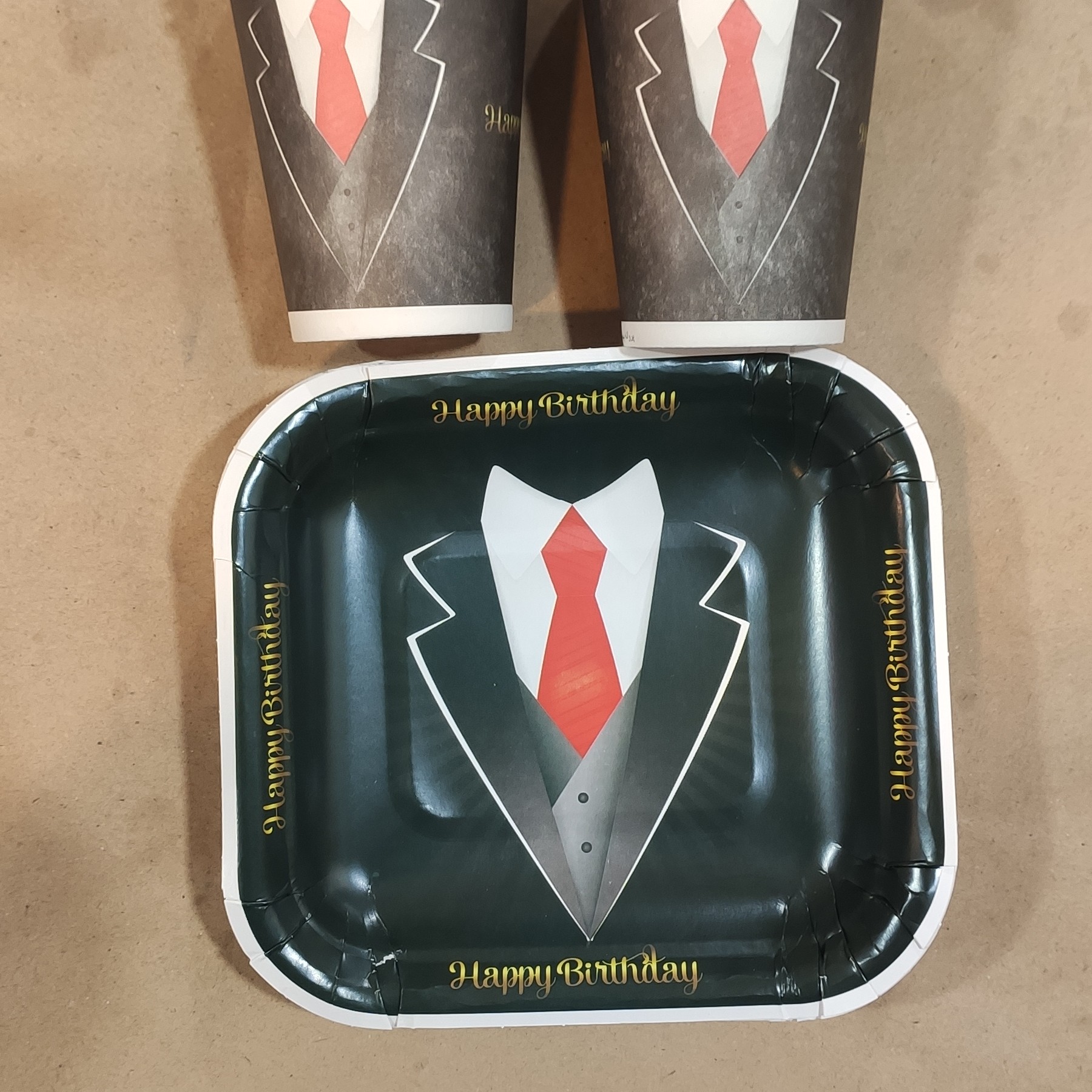 بشقاب و لیوان کراوات