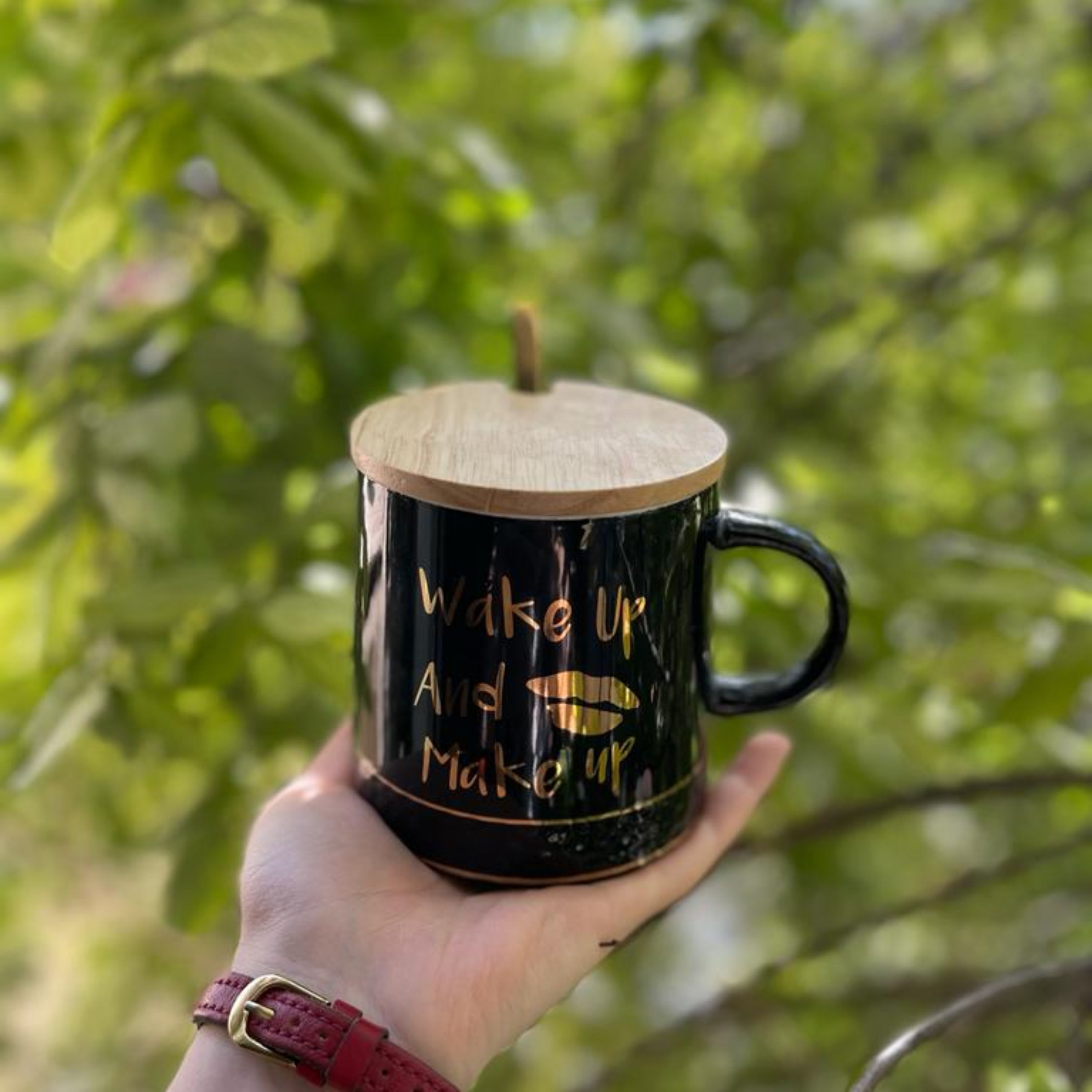 ماگ سرامیکی درب بامبو همراه قاشق طلایی