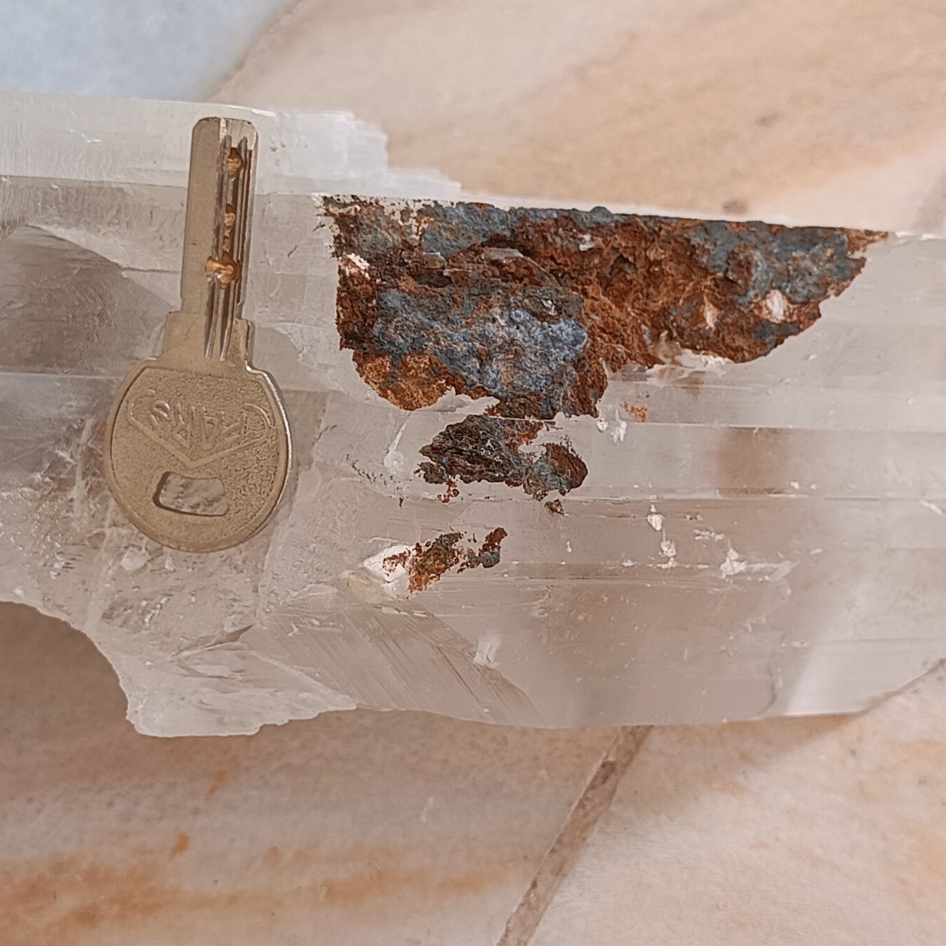 سنگ راف ژیپس(گچ) ورقه ای و منشوری زیبا 