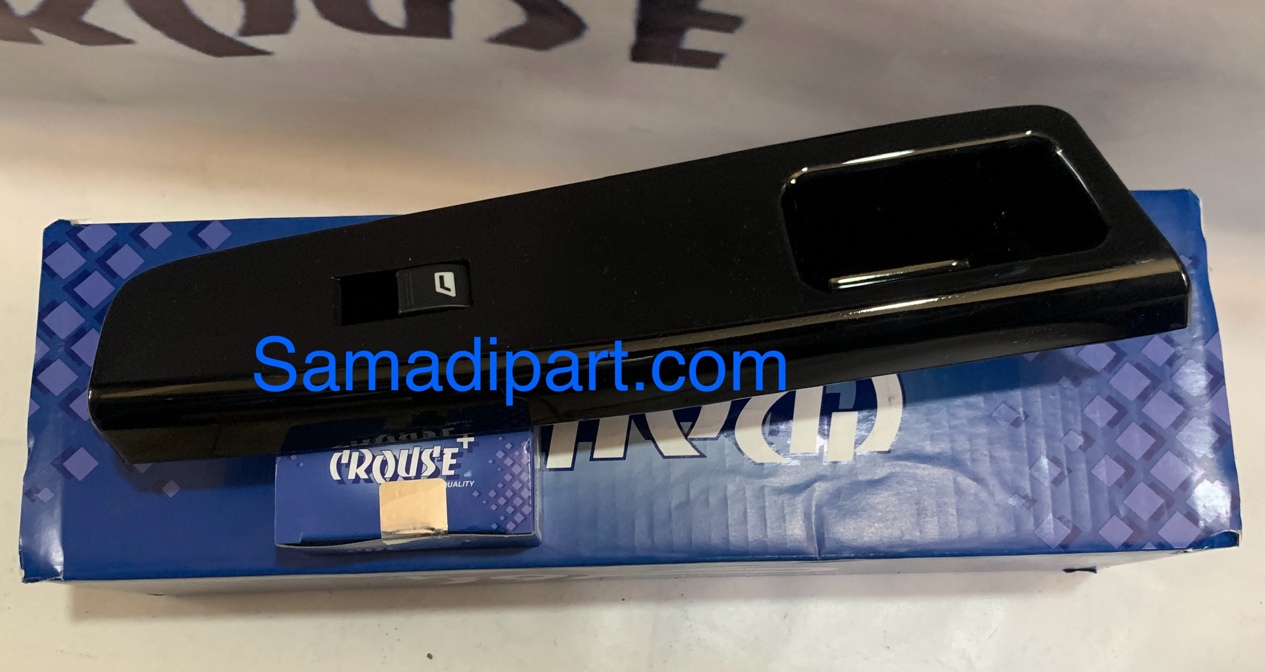 مجموعه قاب و کلید شیشه بالابر جلو راست سمند-دنا (طرح پیانویی)کروز (CR33078401)