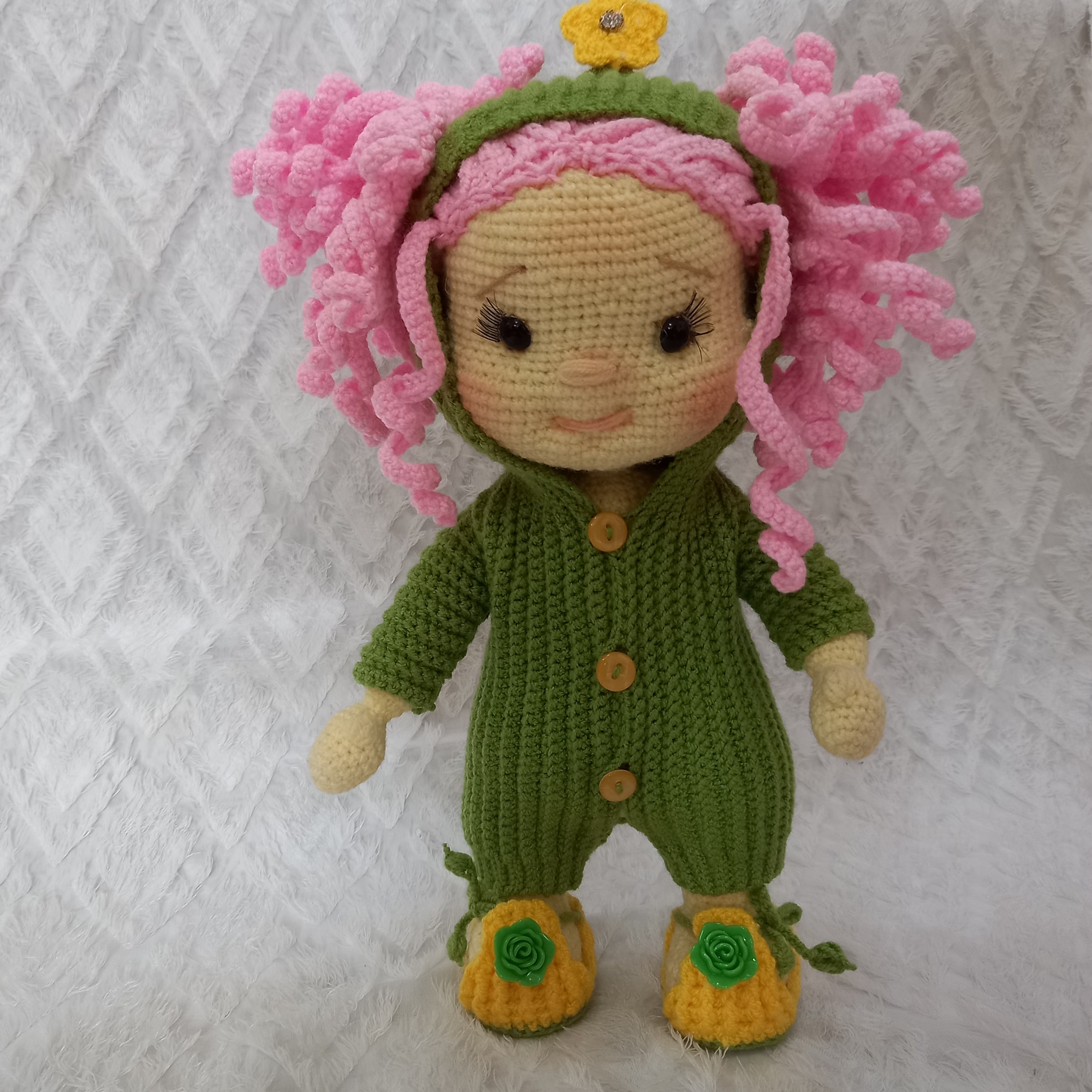 عروسک بافتنی سبز