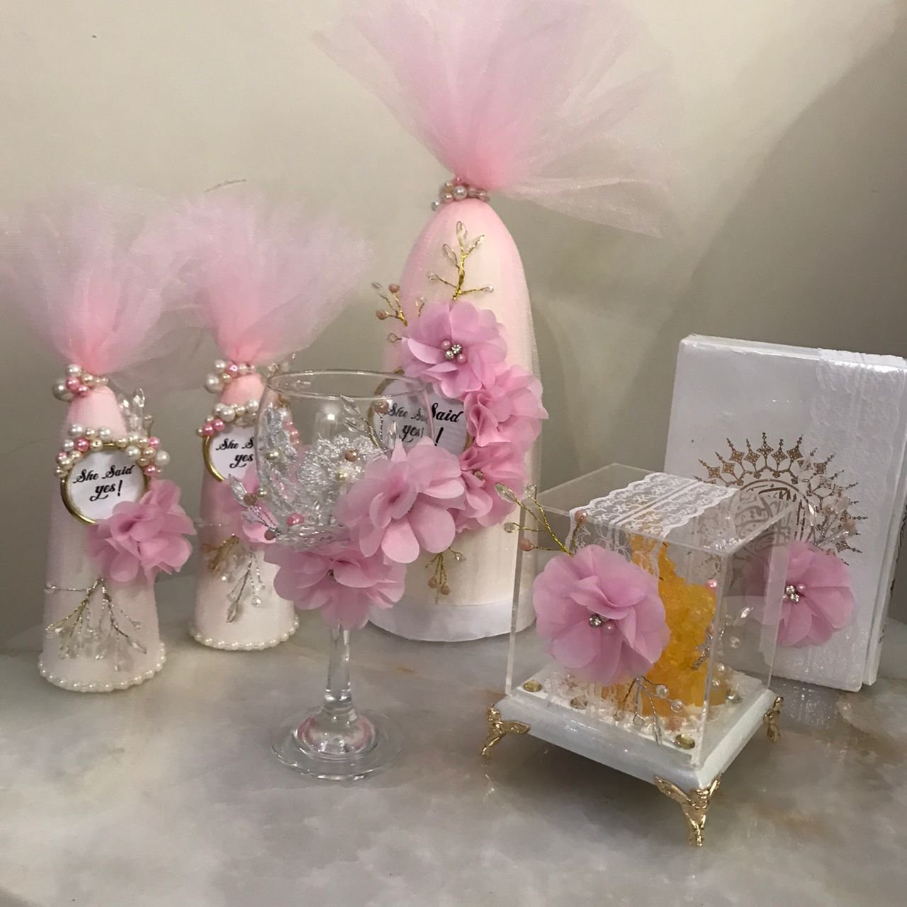 ست بله‌بر‌ون و عقد صورتی