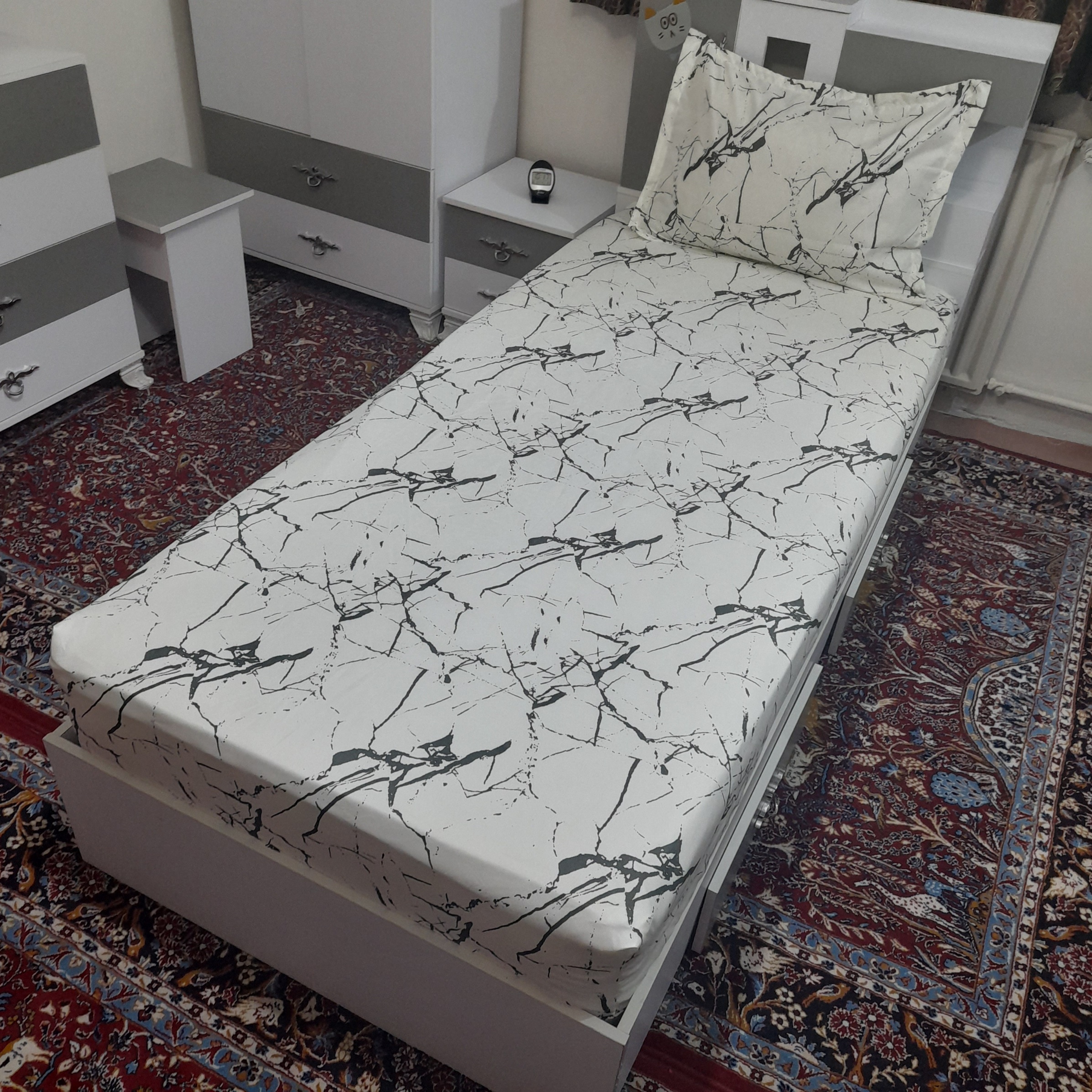 سرویس ملحفه مدل کشدوز niki08.25 طرح مرمر کد 100 یک نفره دو تکه