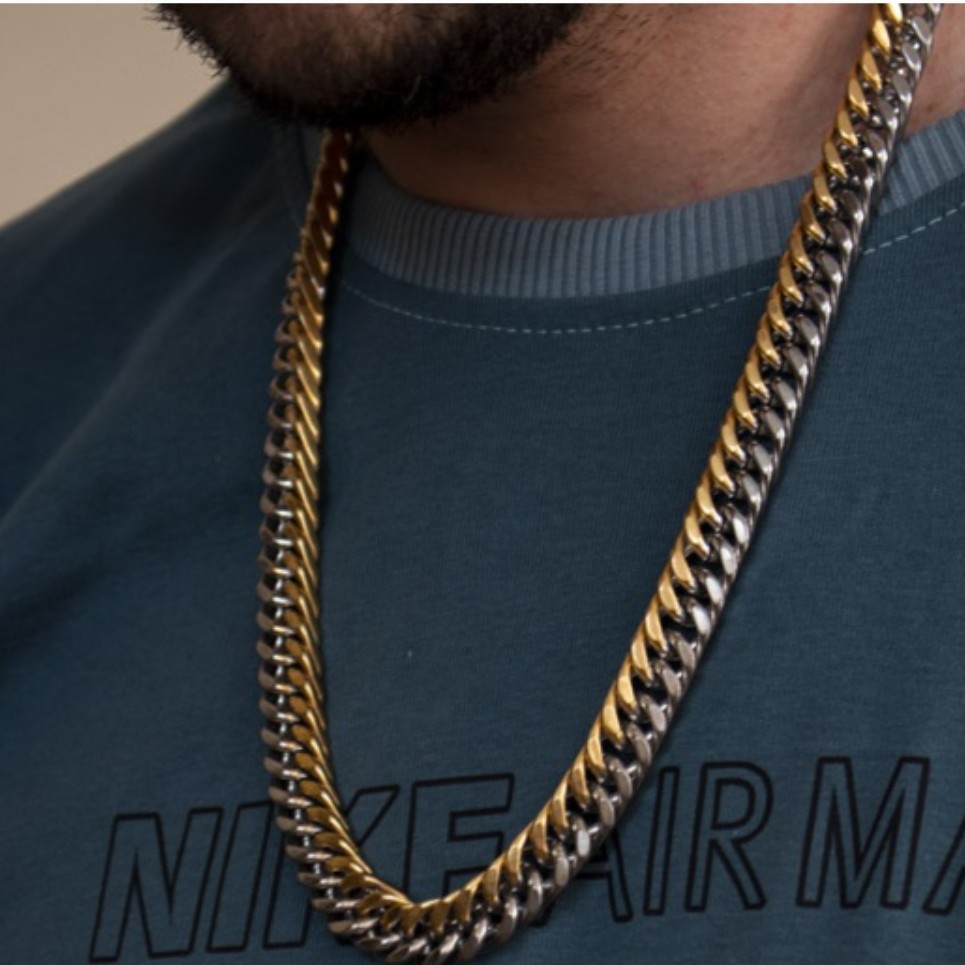 گردنبند  ودستبنددوبل کارتیر  ترکیبی طلایی و نقره ای رنگ ثابت