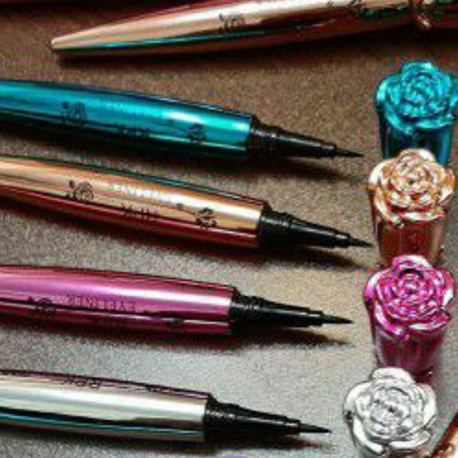 خط چشم طرح گل