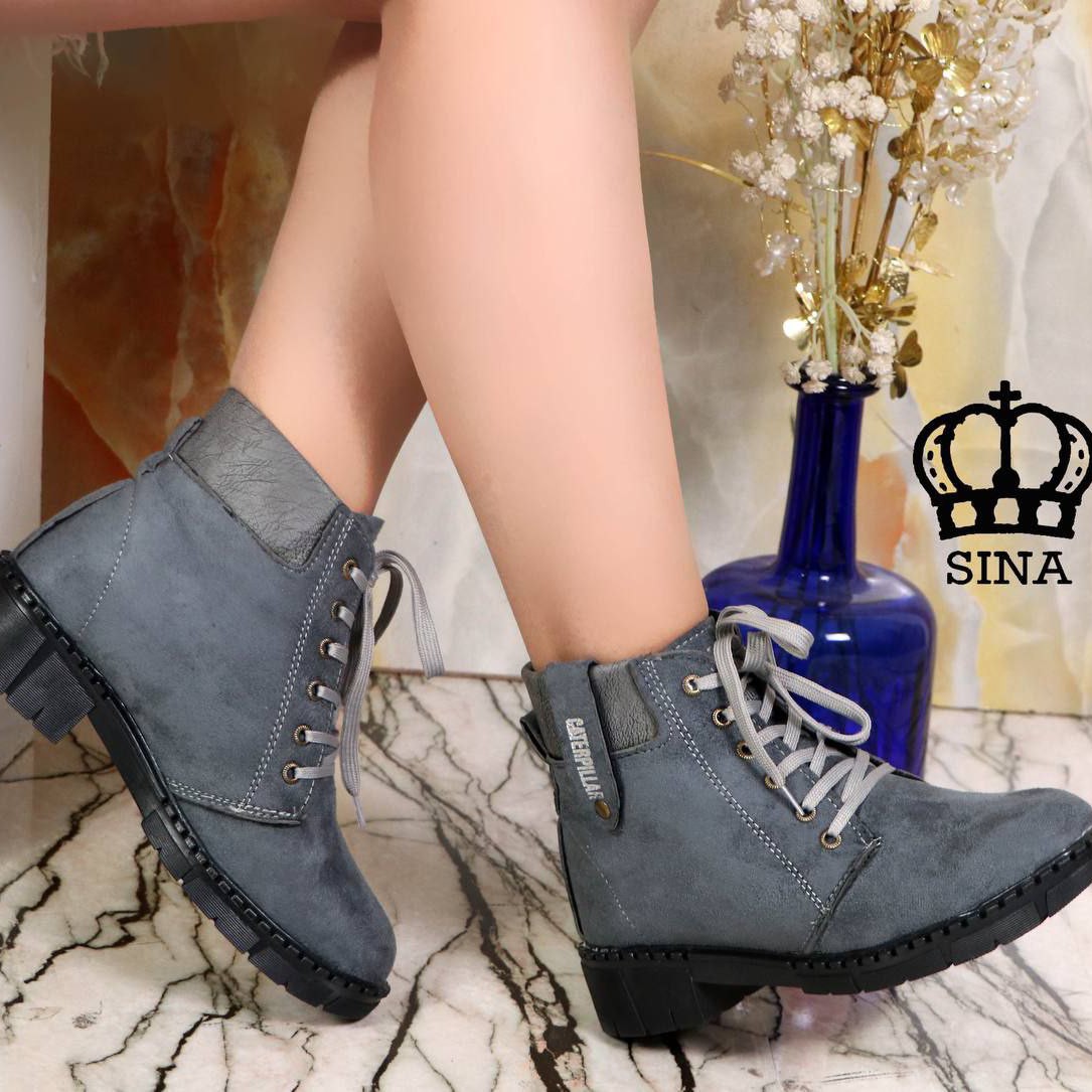 کفش نیم بوت تیمبرلند خوشه
رنگبندی مشکی عسلی طوسی
زیره یخشکن
رویه سوییت
سبک و راحت