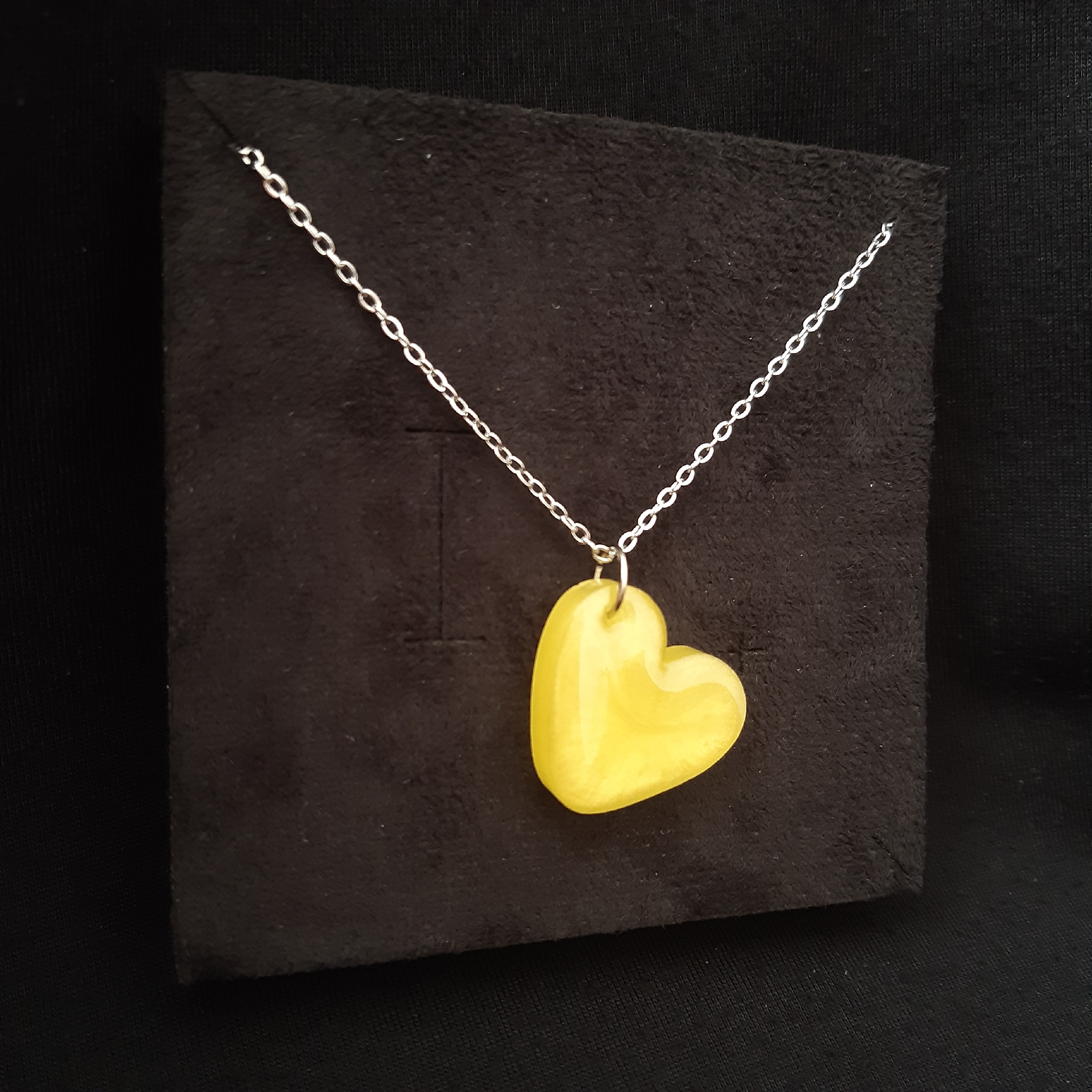 گردنبند رزینی زنانه دخترانه طرح قلب همراه با بند چرمی ارسال رایگان 