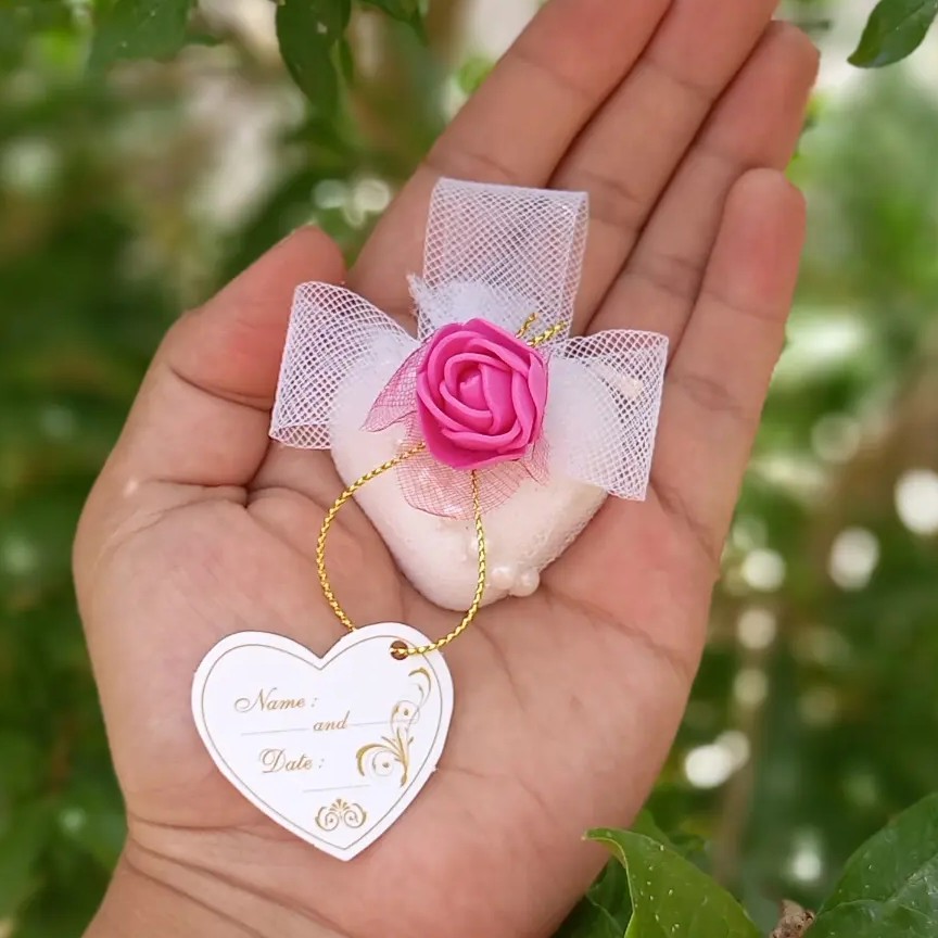 گیفت قند قلبی با گل صورتی 