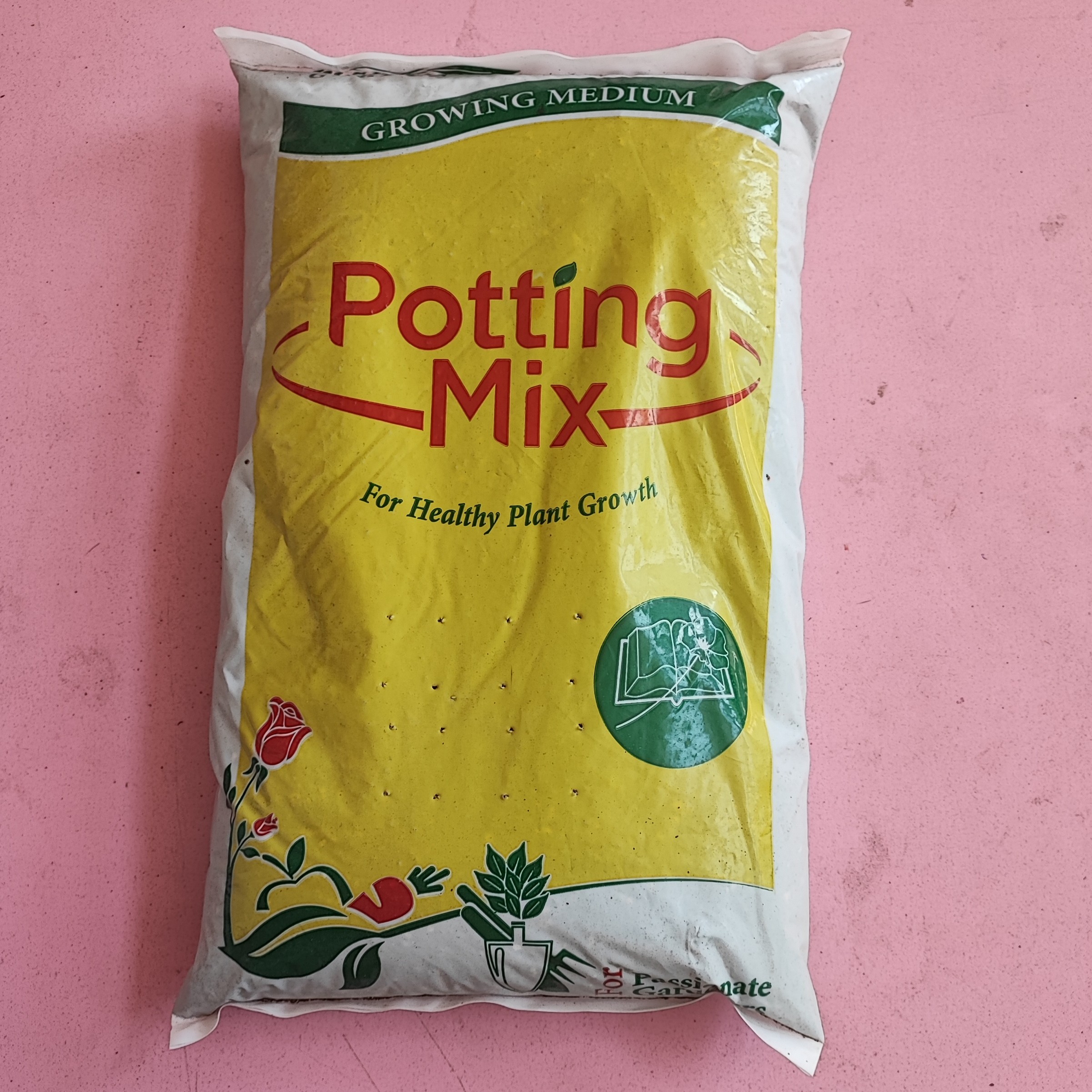 خاک گل های آپارتمانی potting mix